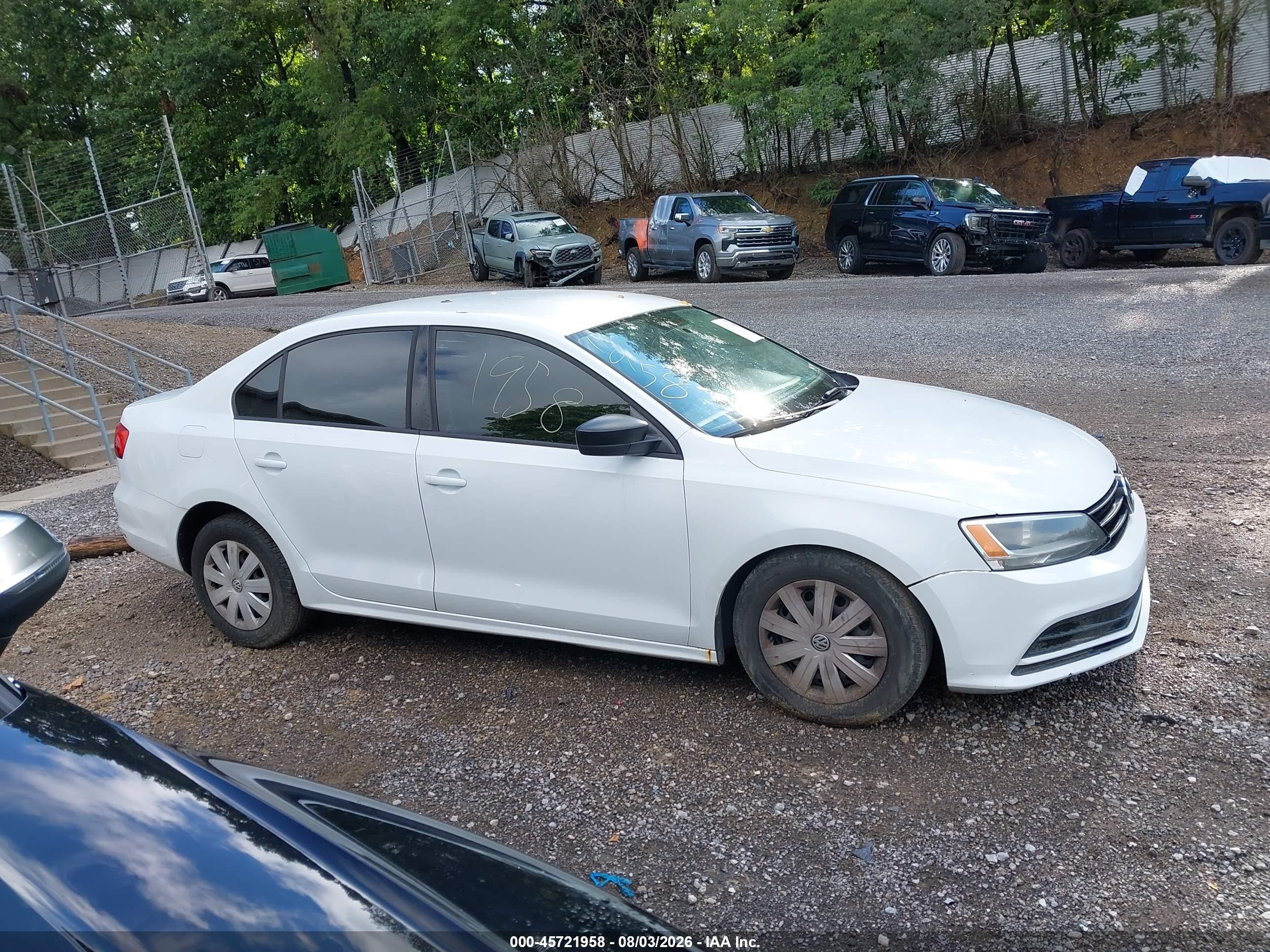 2015 Volkswagen Jetta 2.0l S White vin: 3VW2K7AJ1FM296698