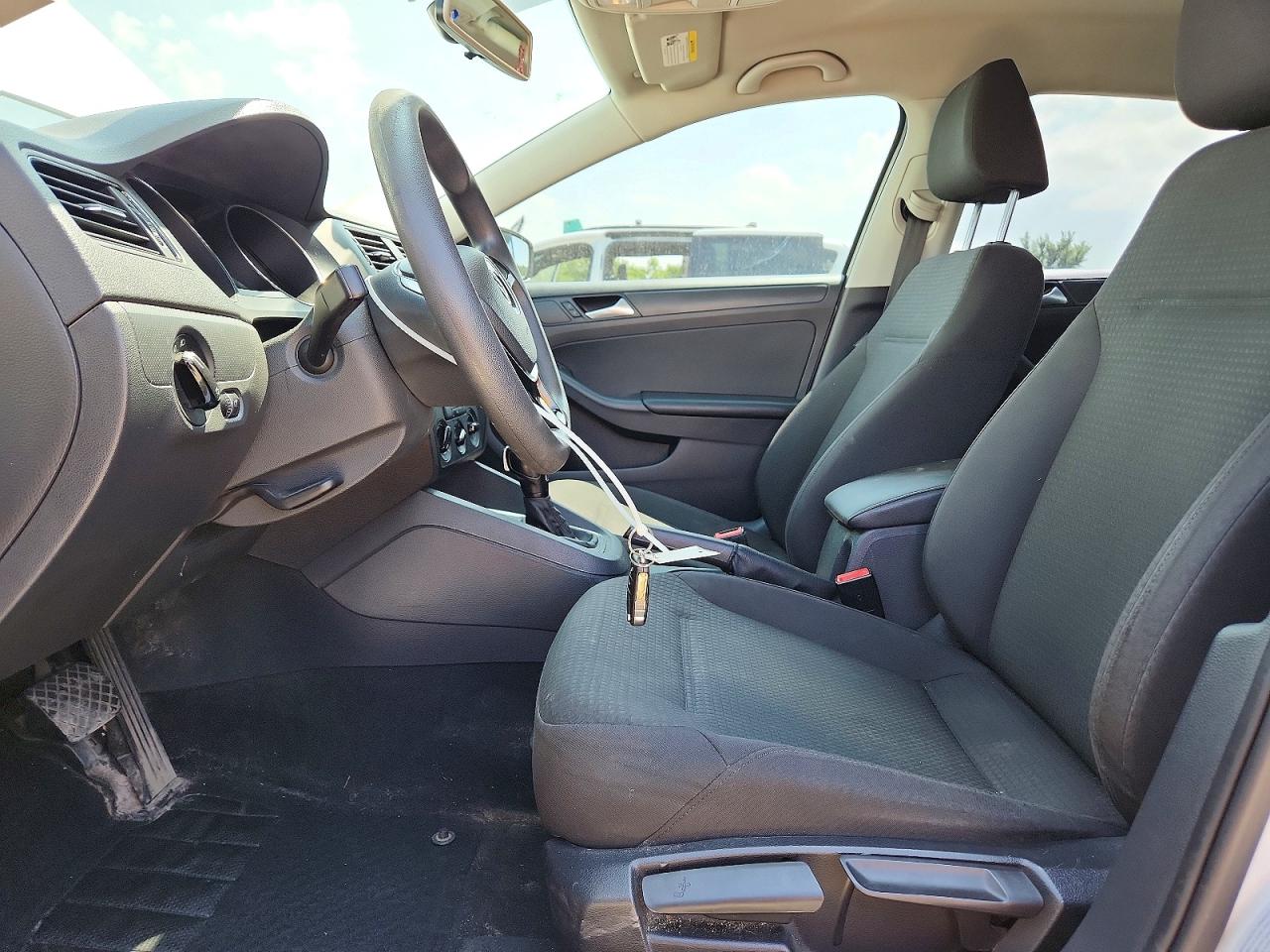 2015 Volkswagen Jetta Base Белый vin: 3VW2K7AJ1FM348413