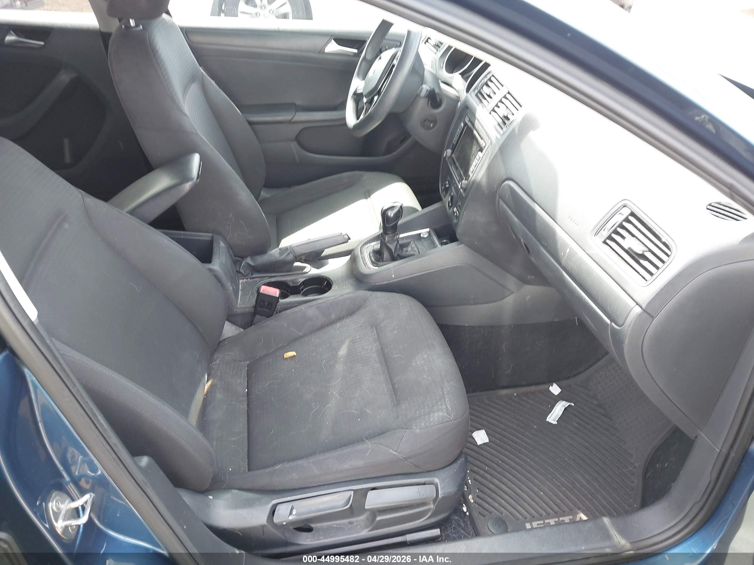 2015 Volkswagen Jetta 2.0l S Синий vin: 3VW2K7AJ1FM357516
