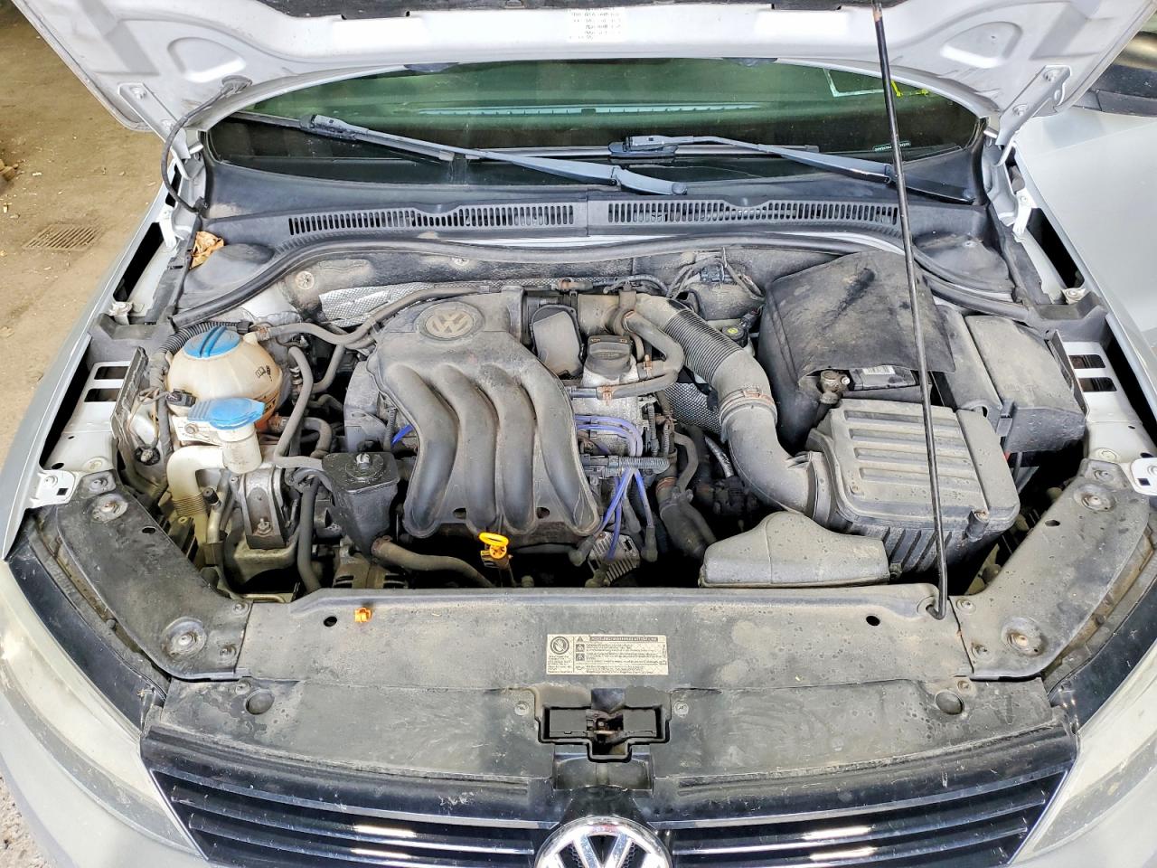 2011 Volkswagen Jetta Base Silver vin: 3VW2K7AJ2BM024249