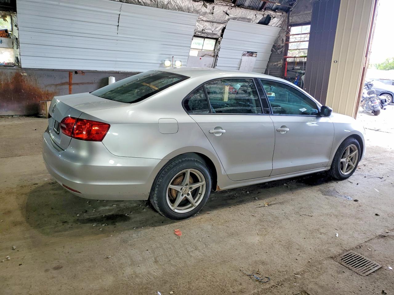 2011 Volkswagen Jetta Base Silver vin: 3VW2K7AJ2BM024249