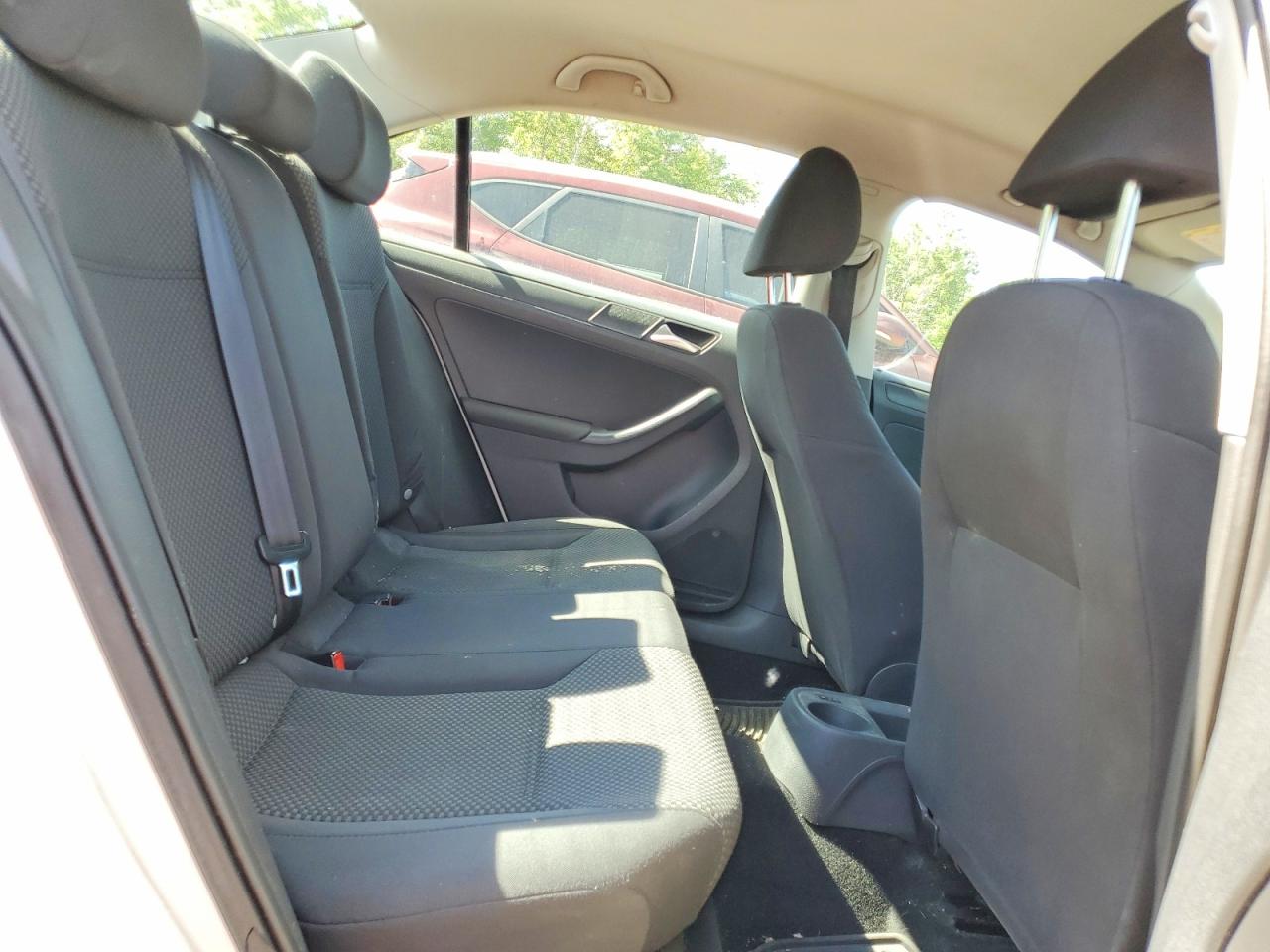 2011 Volkswagen Jetta Base Белый vin: 3VW2K7AJ2BM075993