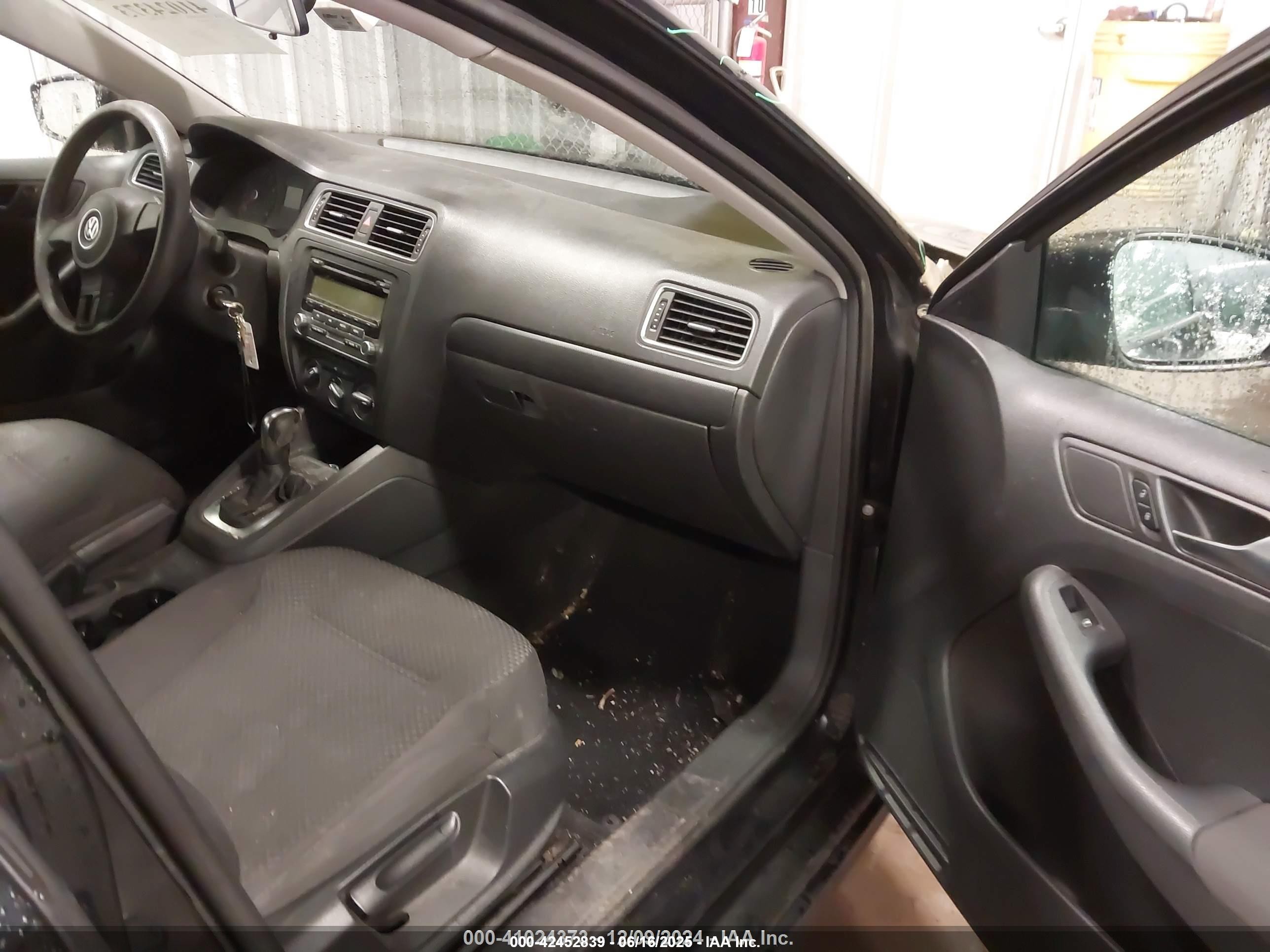 2011 Volkswagen Jetta 2.0l S Черный vin: 3VW2K7AJ2BM389921