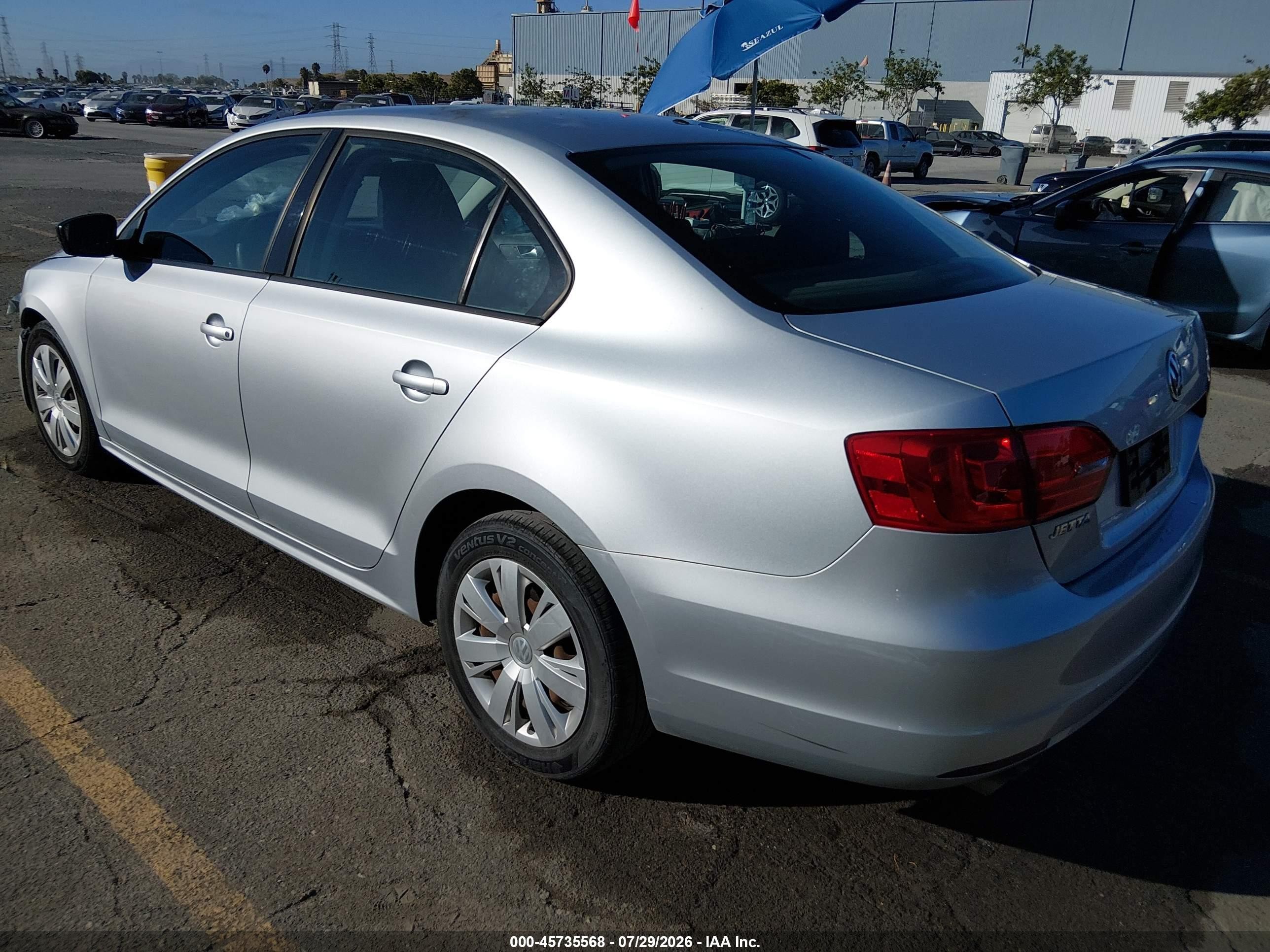 2013 Volkswagen Jetta 2.0l S Silver vin: 3VW2K7AJ2DM213373