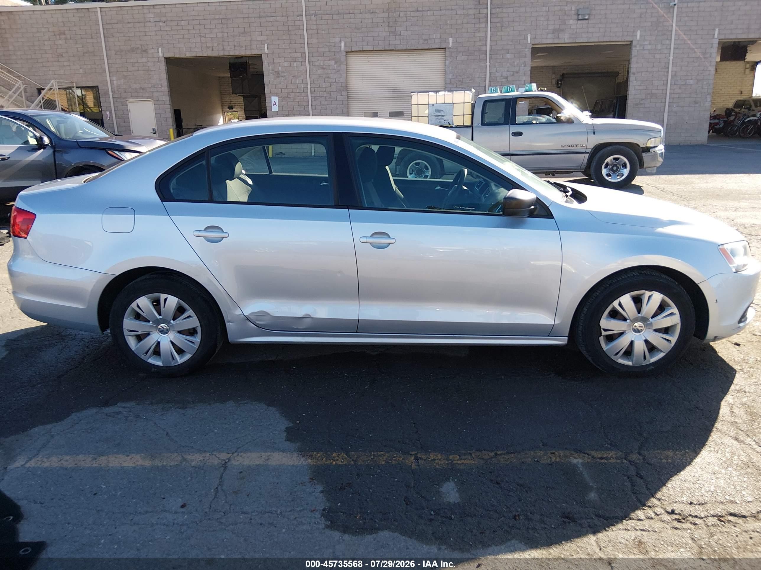 2013 Volkswagen Jetta 2.0l S Silver vin: 3VW2K7AJ2DM213373