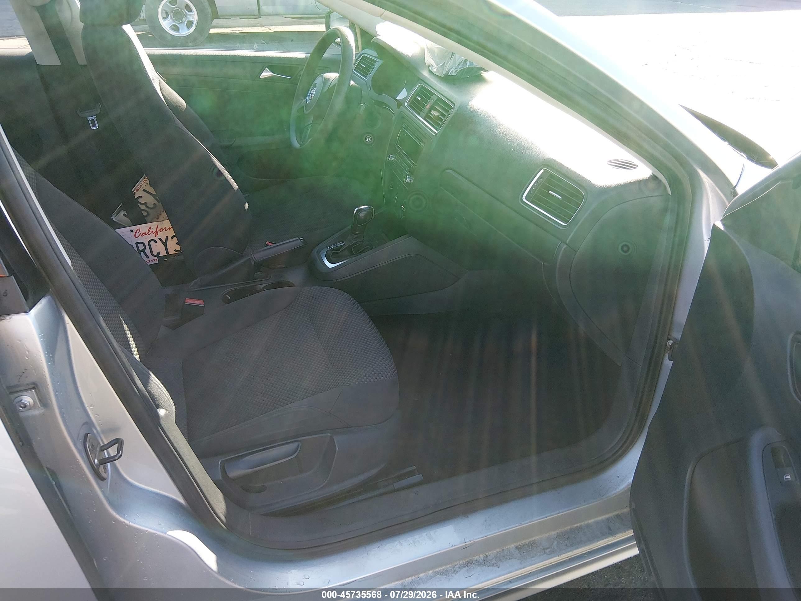 2013 Volkswagen Jetta 2.0l S Silver vin: 3VW2K7AJ2DM213373