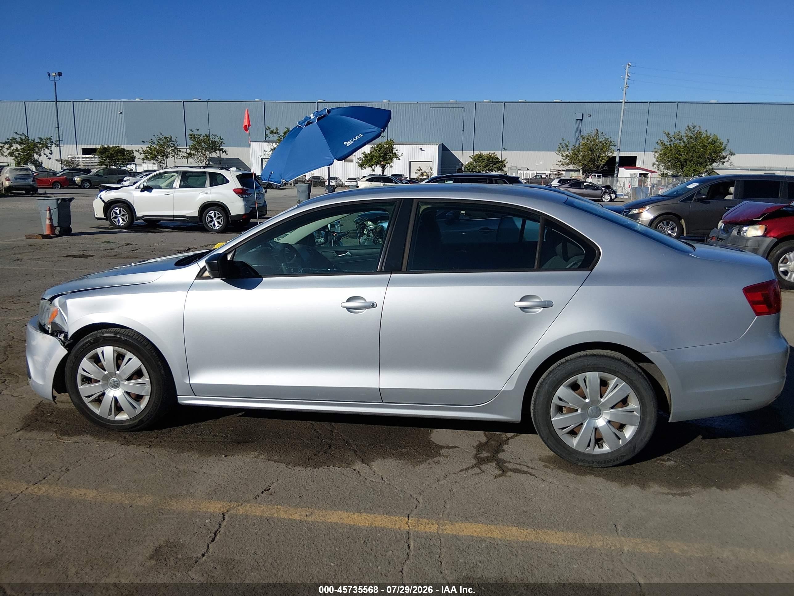 2013 Volkswagen Jetta 2.0l S Silver vin: 3VW2K7AJ2DM213373