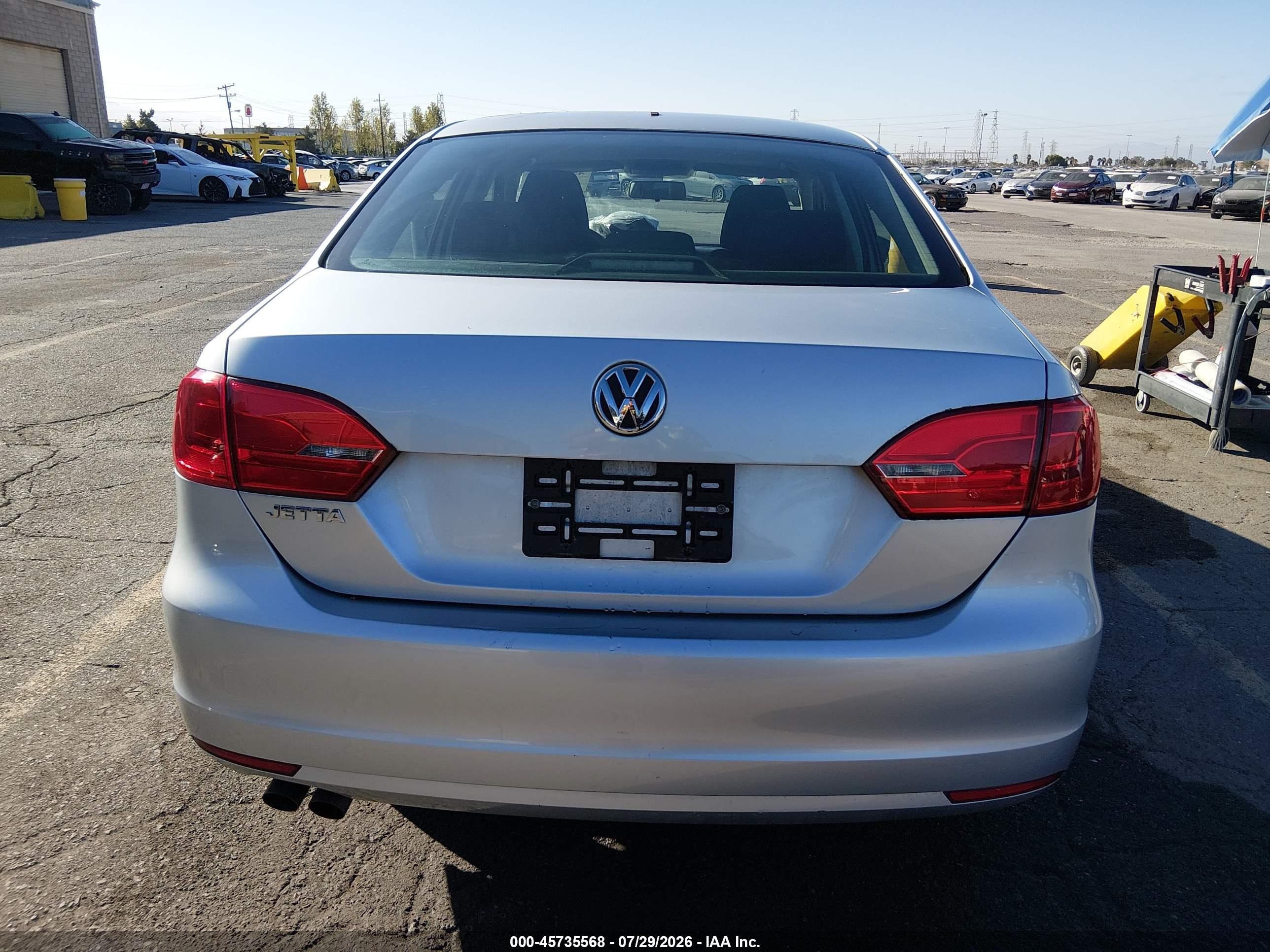 2013 Volkswagen Jetta 2.0l S Silver vin: 3VW2K7AJ2DM213373