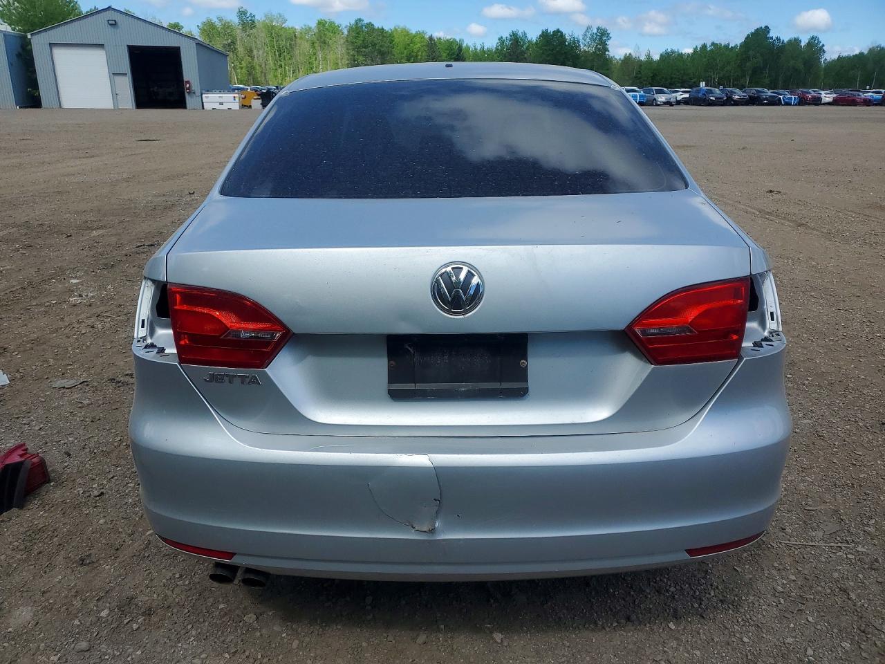 2013 Volkswagen Jetta Base Серебряный vin: 3VW2K7AJ2DM451756