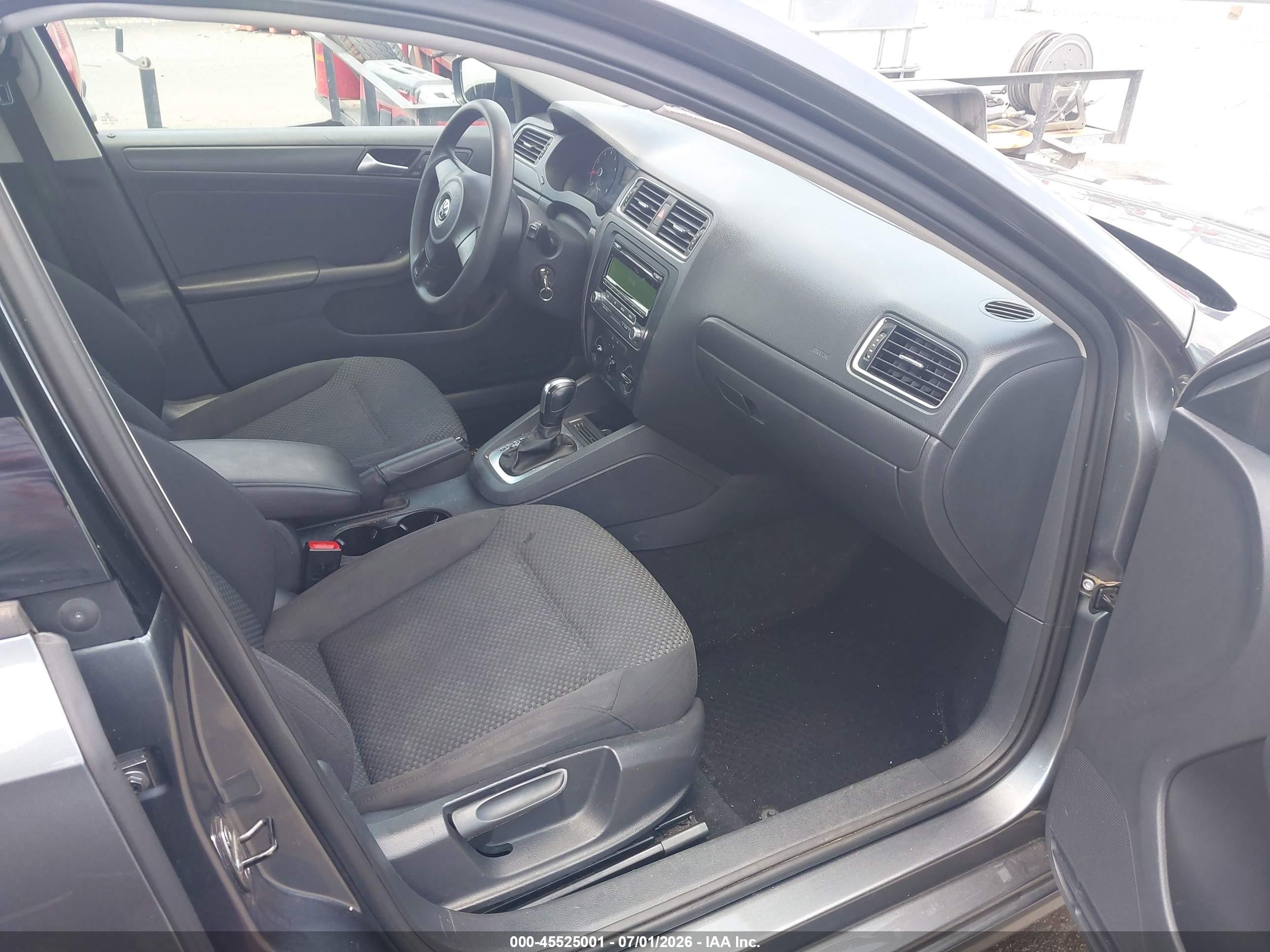 2014 Volkswagen Jetta 2.0l S Gray vin: 3VW2K7AJ2EM232328