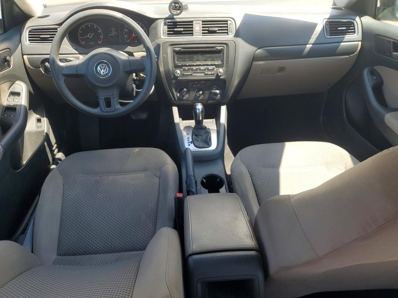 2014 Volkswagen Jetta Base Tan vin: 3VW2K7AJ2EM298815