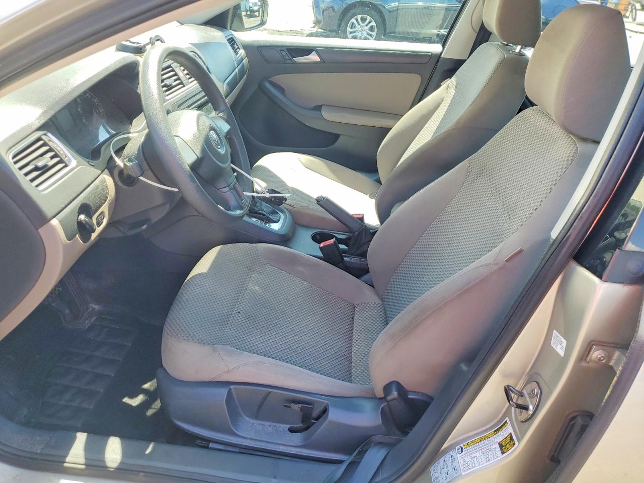 2014 Volkswagen Jetta Base Tan vin: 3VW2K7AJ2EM298815