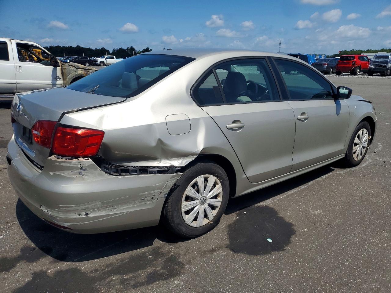 2014 Volkswagen Jetta Base Tan vin: 3VW2K7AJ2EM298815