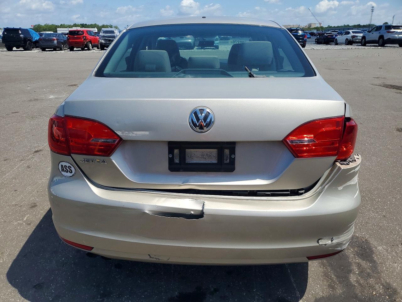 2014 Volkswagen Jetta Base Tan vin: 3VW2K7AJ2EM298815
