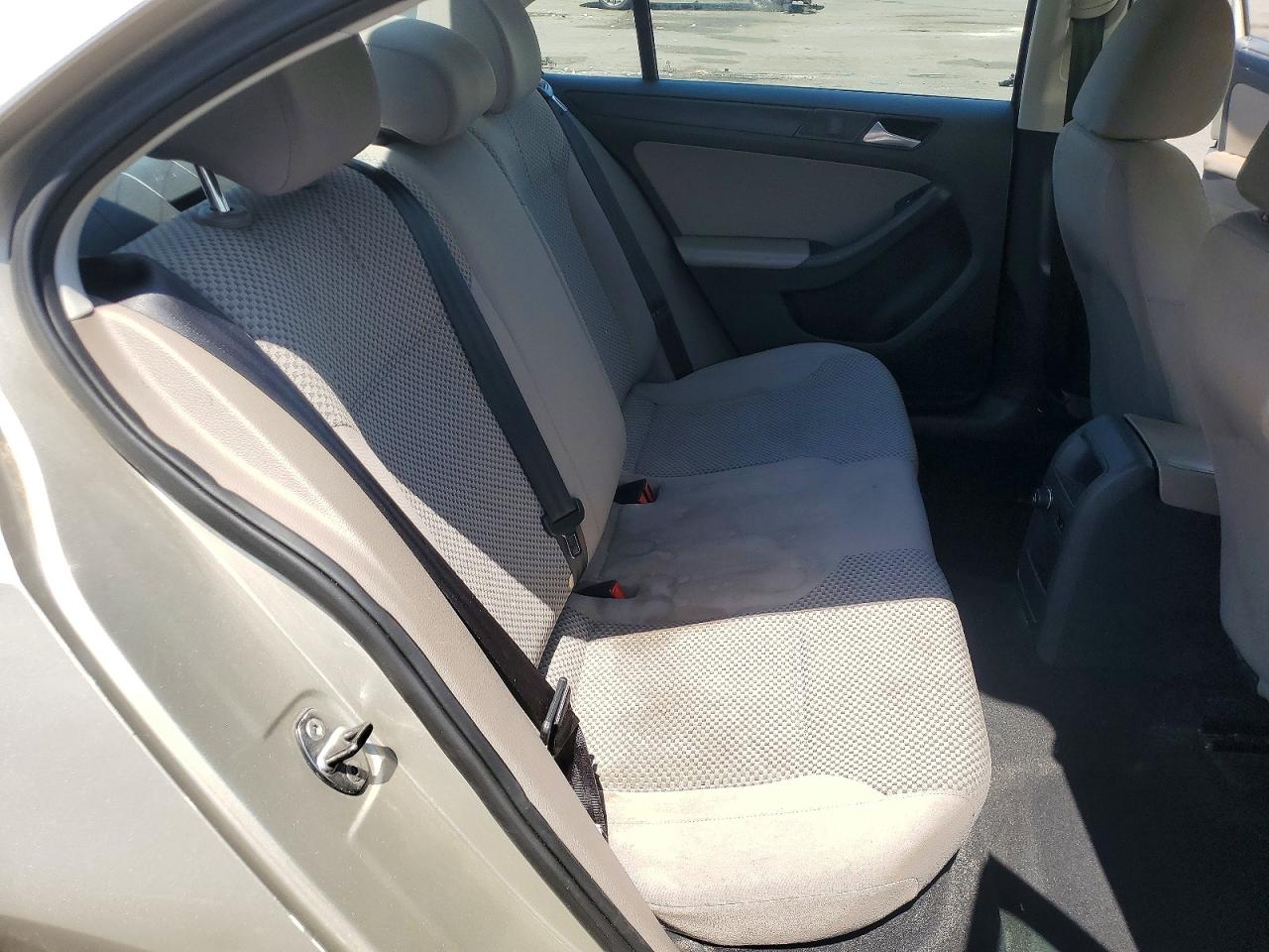 2014 Volkswagen Jetta Base Tan vin: 3VW2K7AJ2EM298815