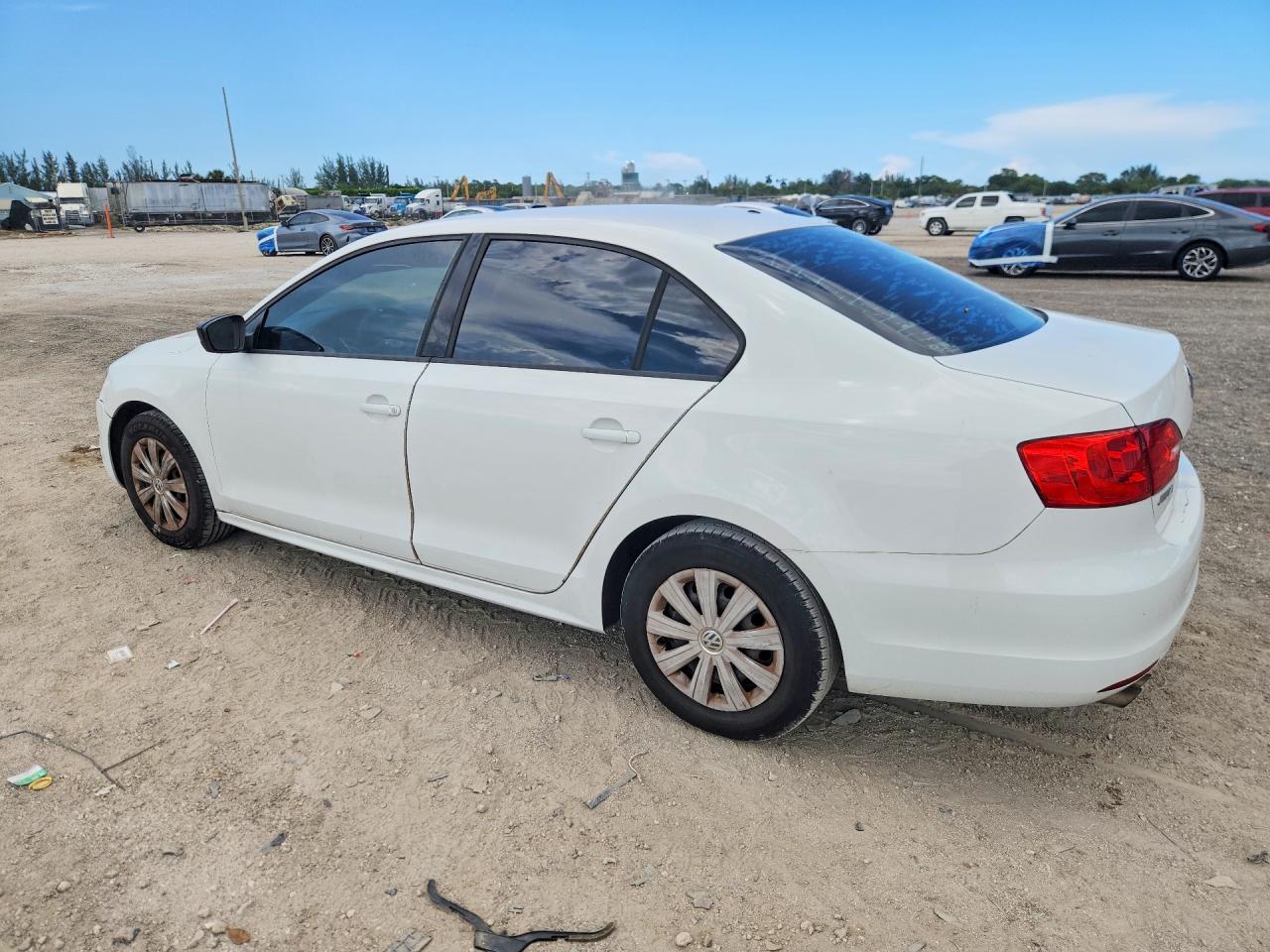 2014 Volkswagen Jetta Base White vin: 3VW2K7AJ2EM311711