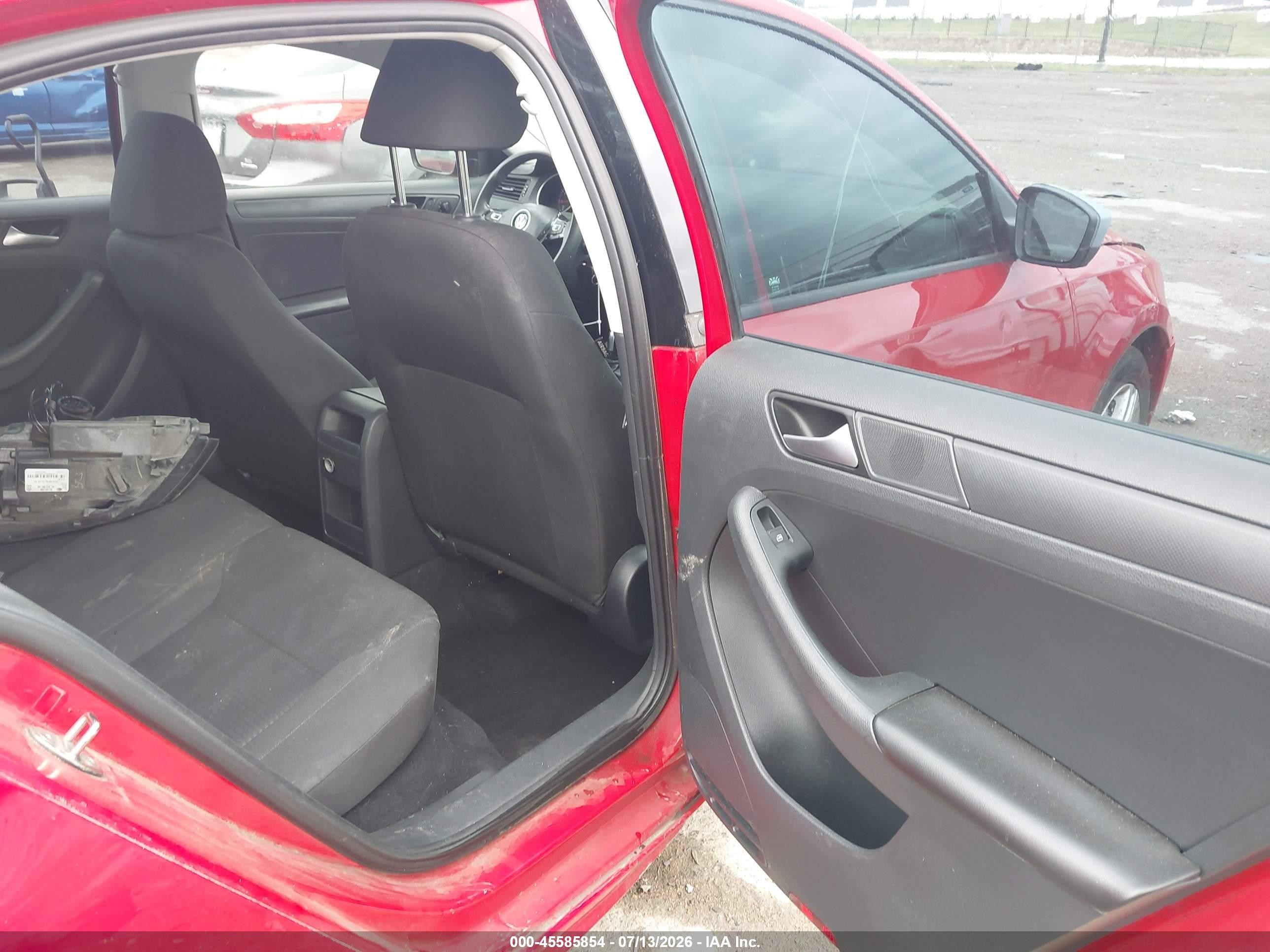 2015 Volkswagen Jetta 2.0l S Red vin: 3VW2K7AJ2FM237210