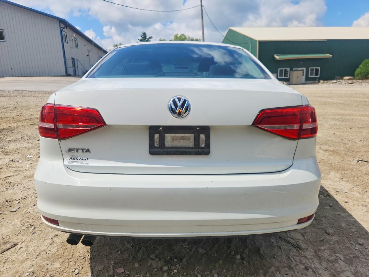 2015 Volkswagen Jetta Base White vin: 3VW2K7AJ2FM319082