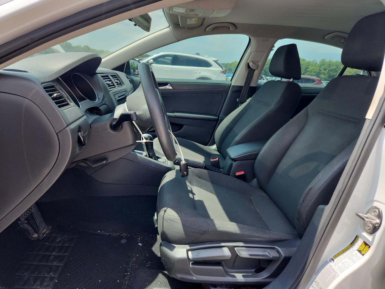 2015 Volkswagen Jetta Base White vin: 3VW2K7AJ2FM402513
