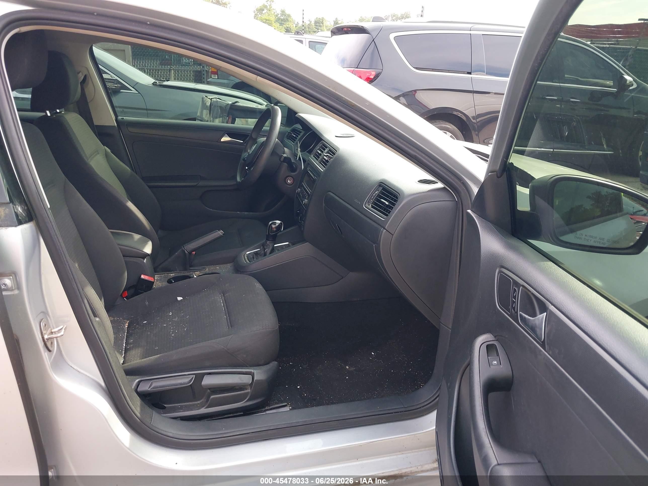 2015 Volkswagen Jetta 2.0l S Silver vin: 3VW2K7AJ2FM405640