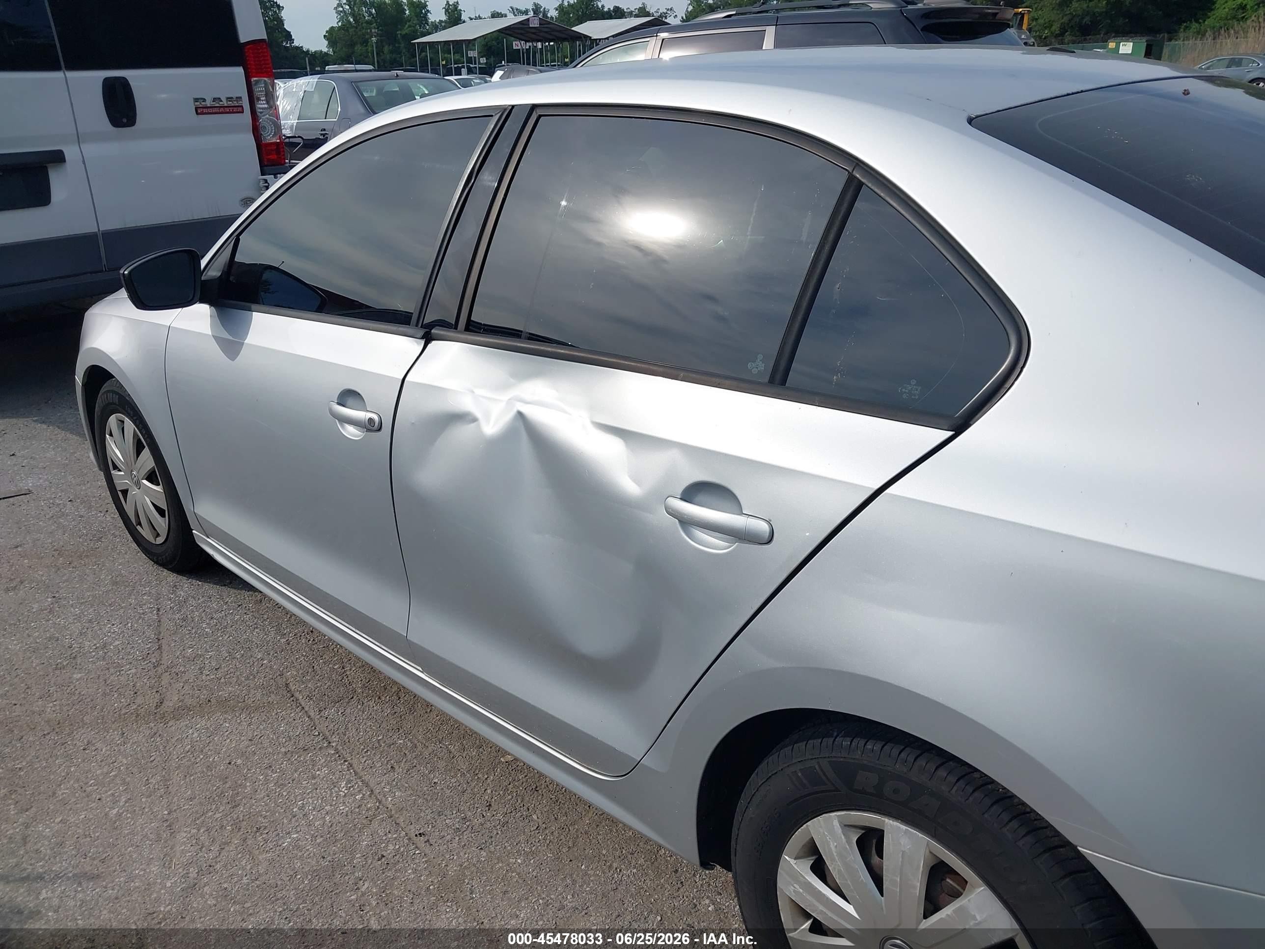 2015 Volkswagen Jetta 2.0l S Silver vin: 3VW2K7AJ2FM405640