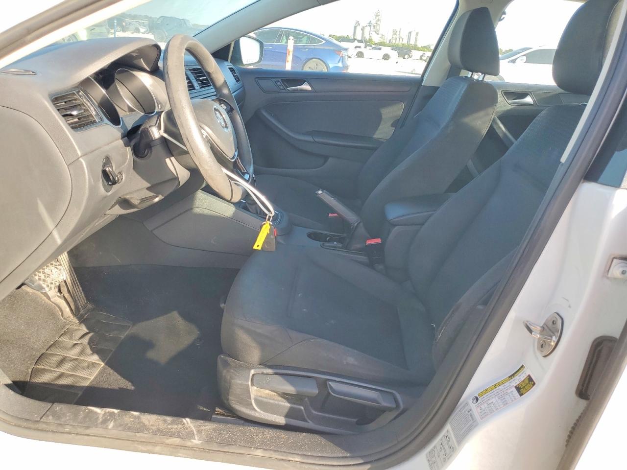 2015 Volkswagen Jetta Base Белый vin: 3VW2K7AJ2FM423779