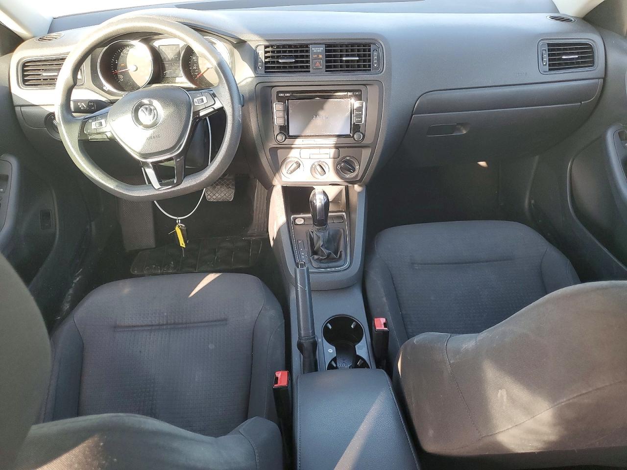 2015 Volkswagen Jetta Base Белый vin: 3VW2K7AJ2FM423779