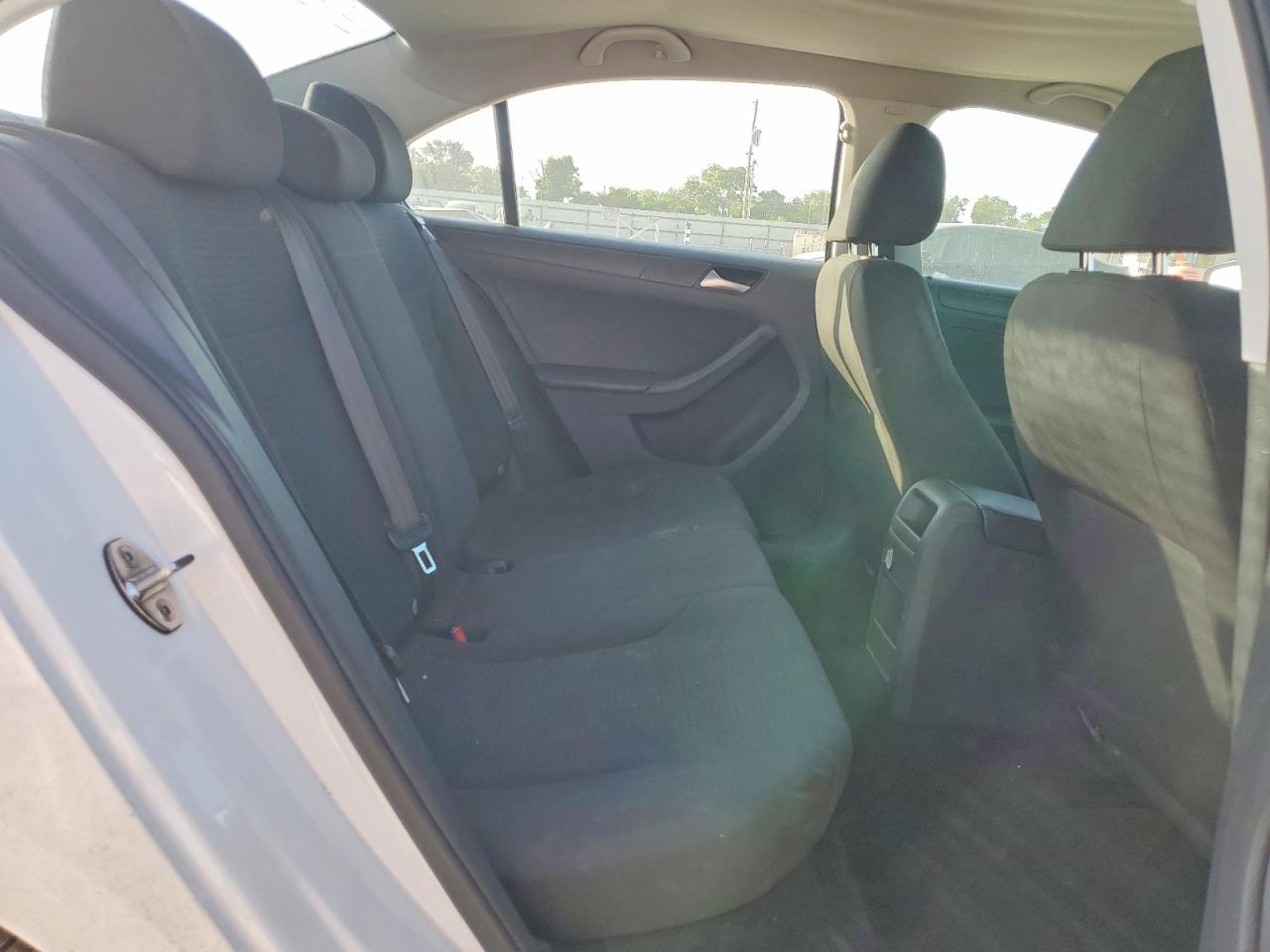 2015 Volkswagen Jetta Base Белый vin: 3VW2K7AJ2FM423779