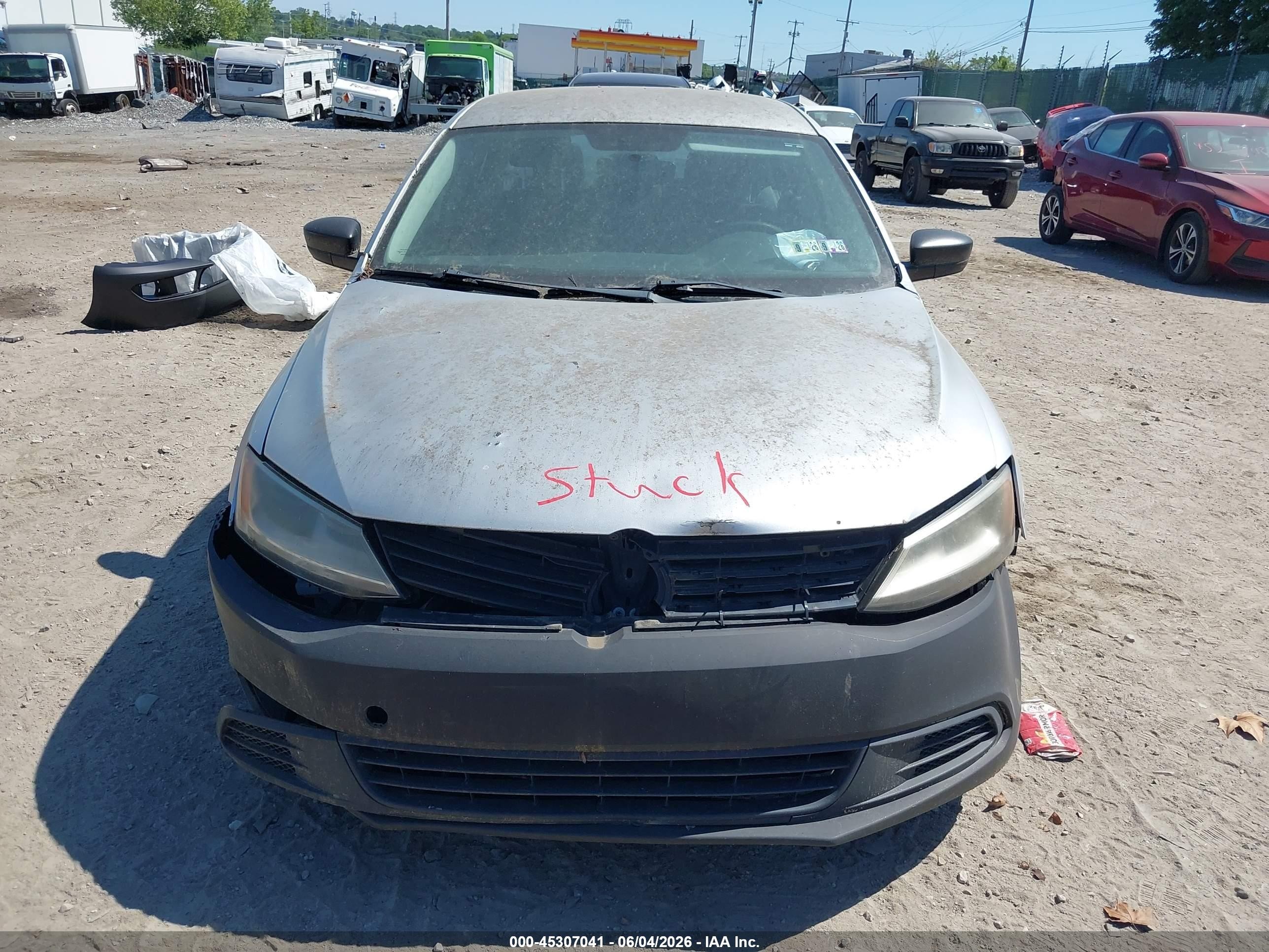 2011 Volkswagen Jetta 2.0l S Silver vin: 3VW2K7AJ3BM361593