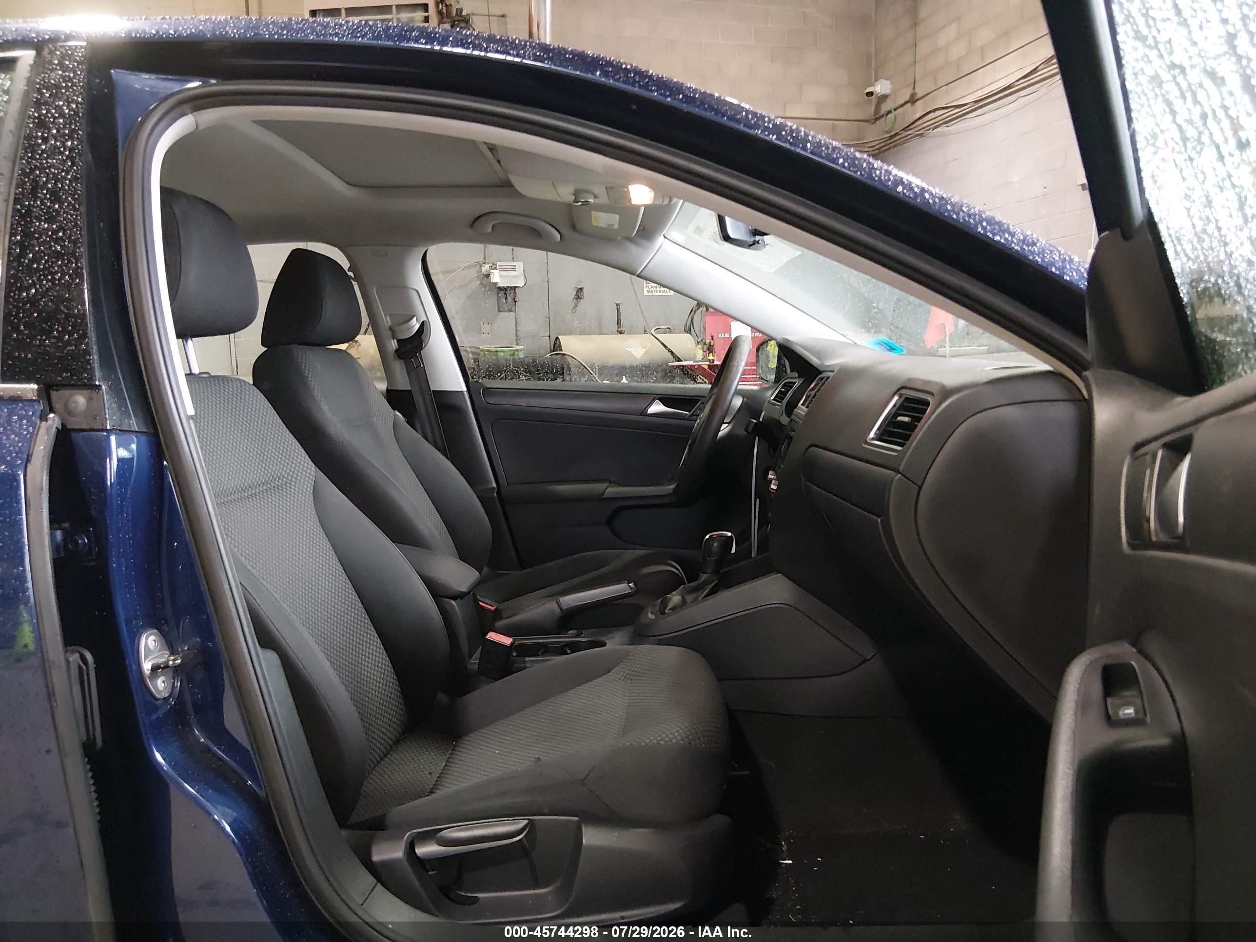 2012 Volkswagen Jetta 2.0l S Blue vin: 3VW2K7AJ3CM353284