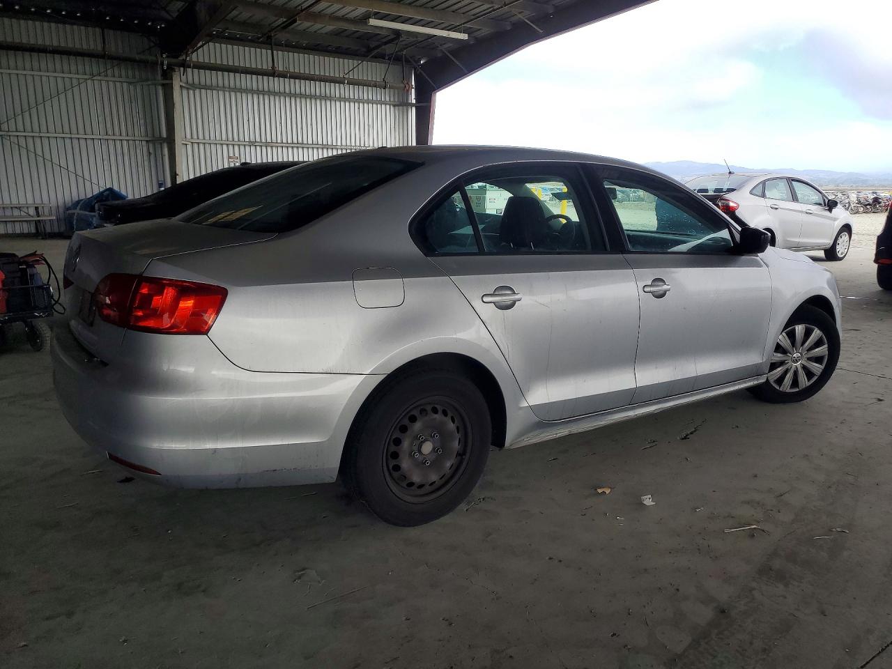 2012 Volkswagen Jetta Base Серебряный vin: 3VW2K7AJ3CM423009