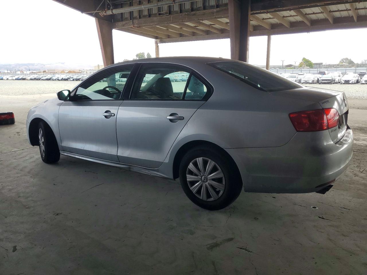 2012 Volkswagen Jetta Base Серебряный vin: 3VW2K7AJ3CM423009