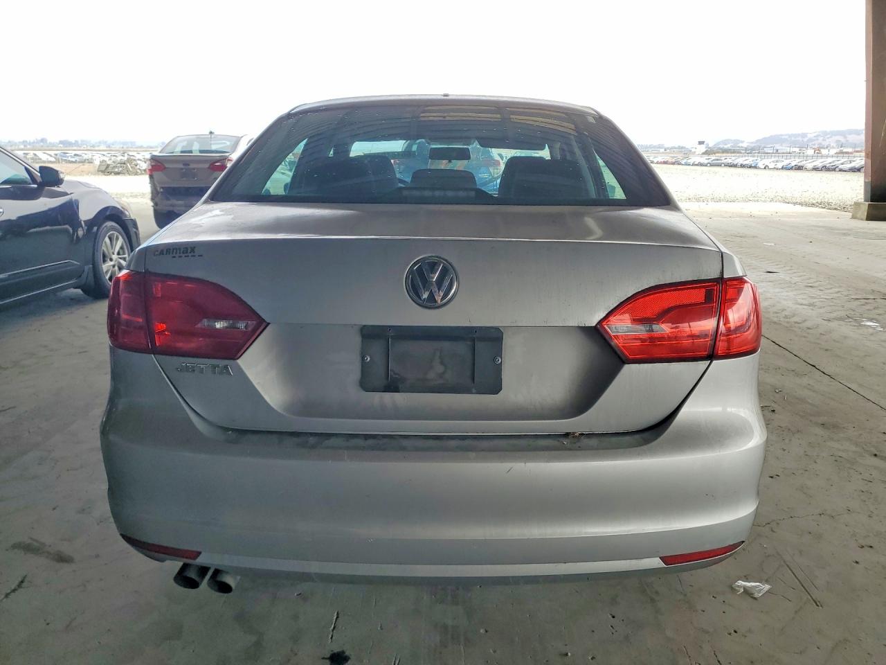 2012 Volkswagen Jetta Base Серебряный vin: 3VW2K7AJ3CM423009