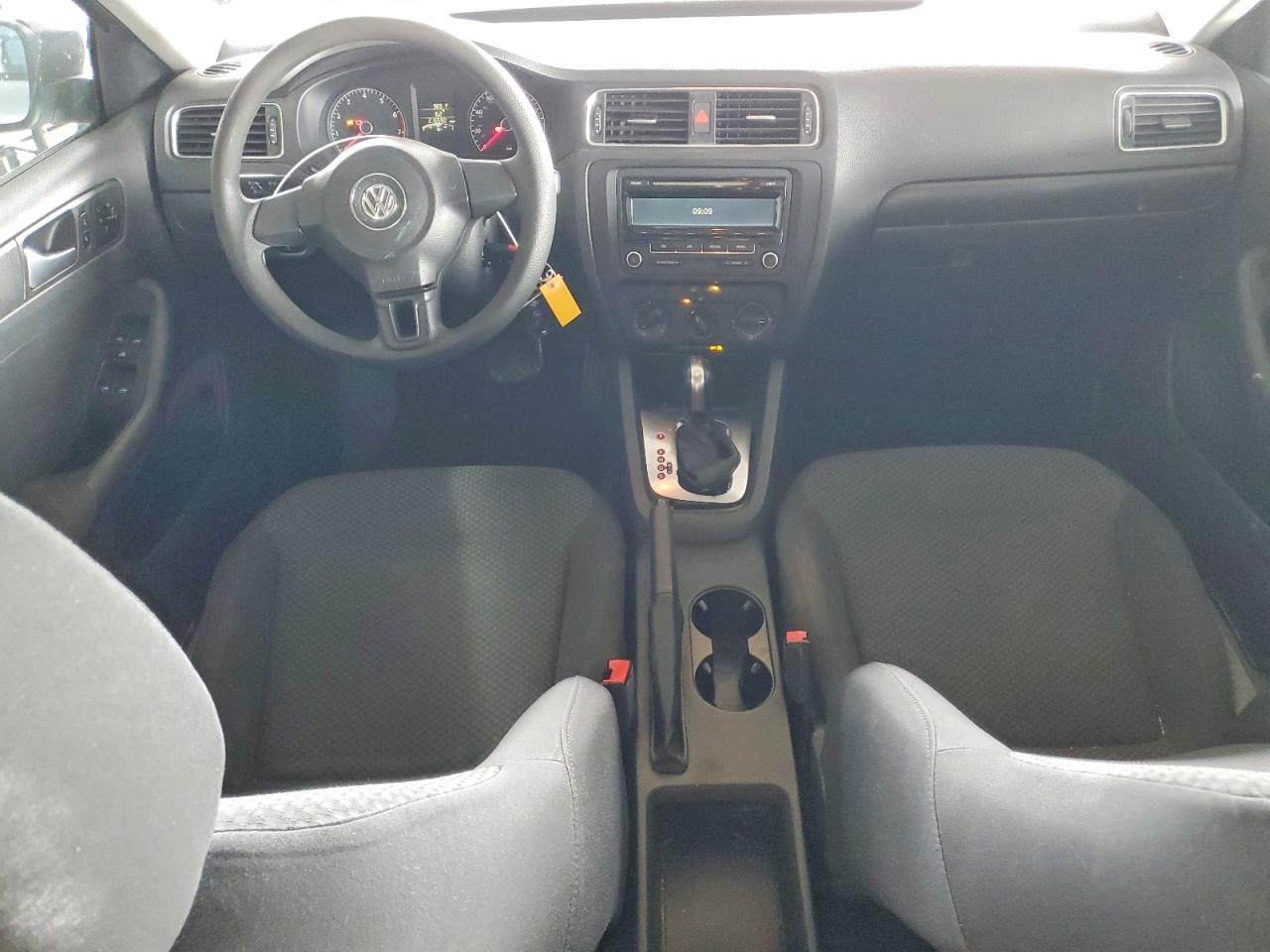 2012 Volkswagen Jetta Base Серебряный vin: 3VW2K7AJ3CM423009