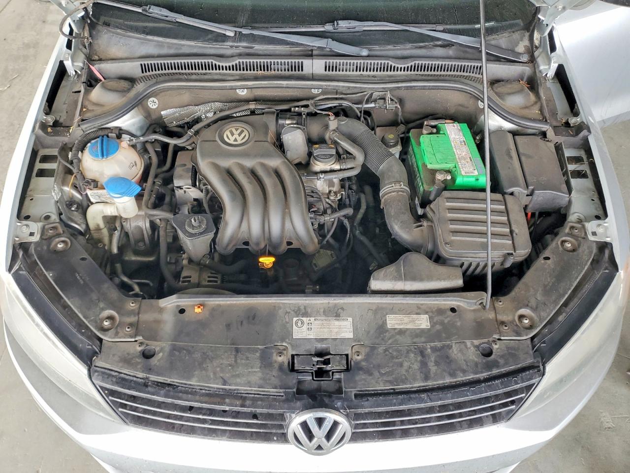 2012 Volkswagen Jetta Base Серебряный vin: 3VW2K7AJ3CM423009