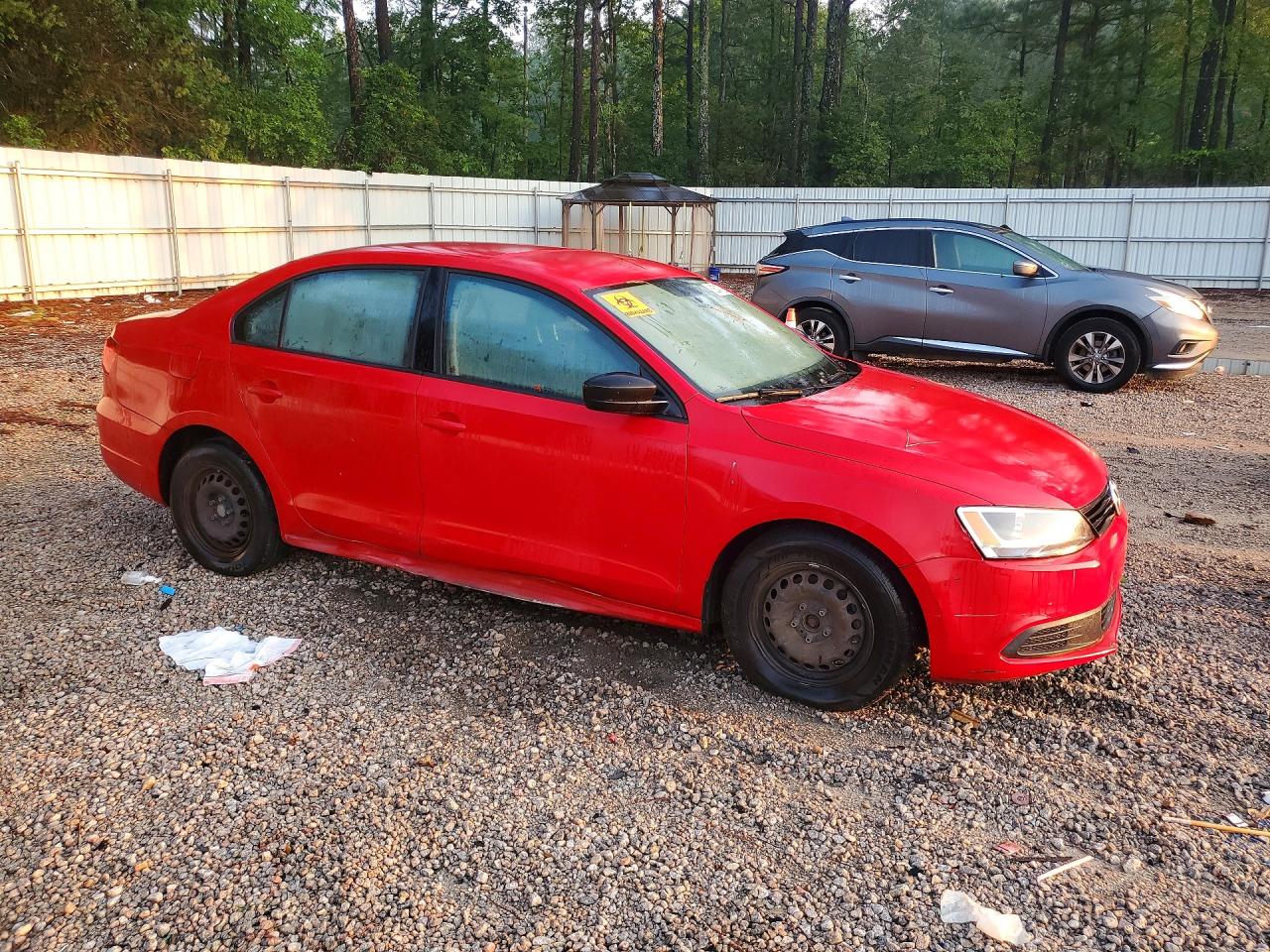 2013 Volkswagen Jetta Base Red vin: 3VW2K7AJ3DM234670