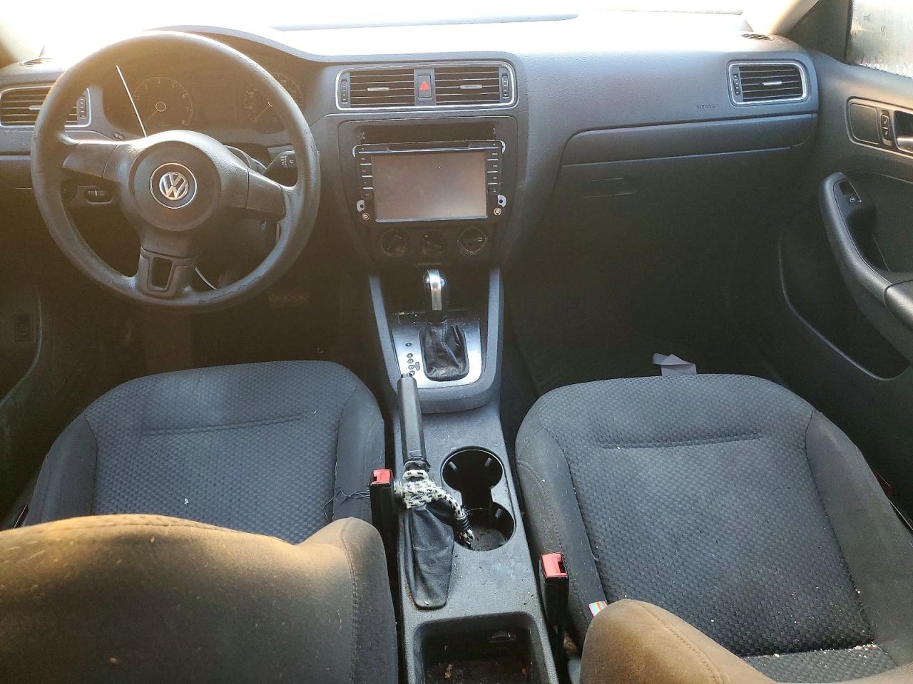 2013 Volkswagen Jetta Base Red vin: 3VW2K7AJ3DM234670