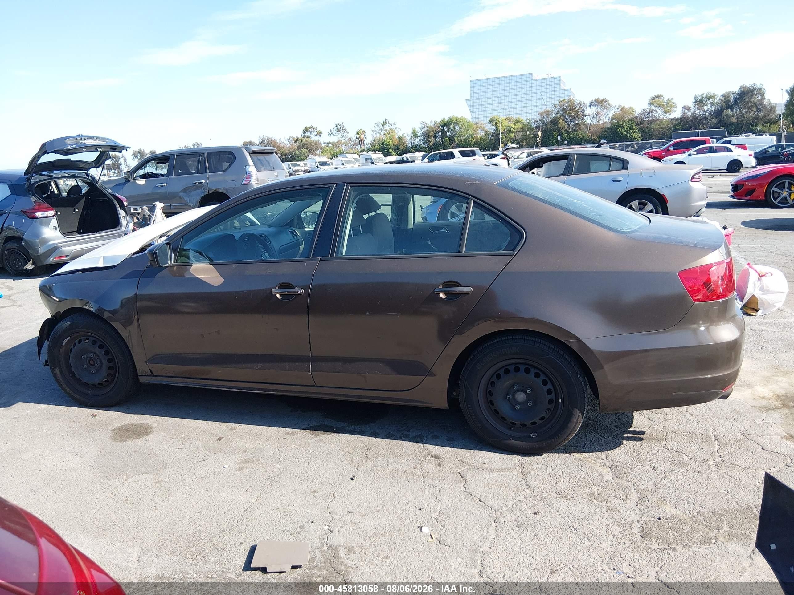 2013 Volkswagen Jetta 2.0l S Brown vin: 3VW2K7AJ3DM236404