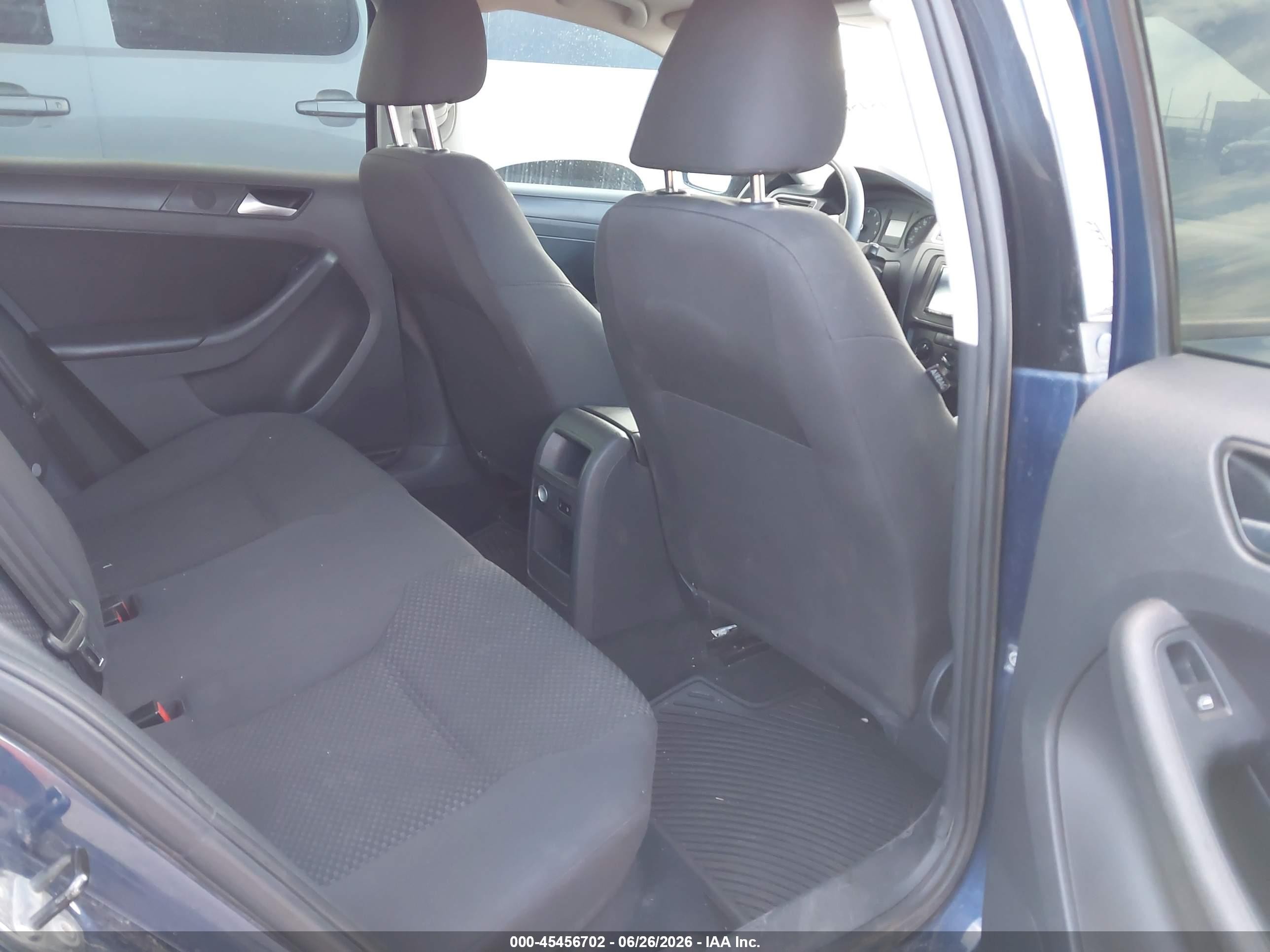 2013 Volkswagen Jetta 2.0l S Blue vin: 3VW2K7AJ3DM266163