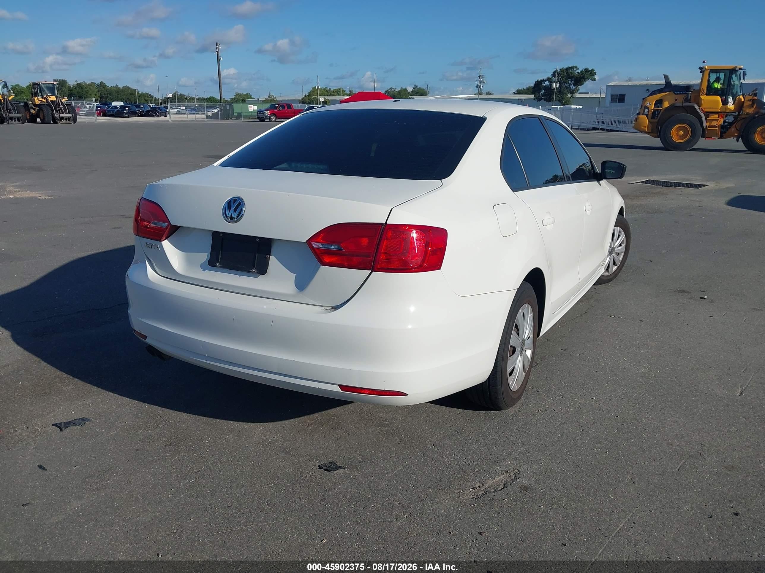 2013 Volkswagen Jetta 2.0l Base/2.0l S White vin: 3VW2K7AJ3DM311005