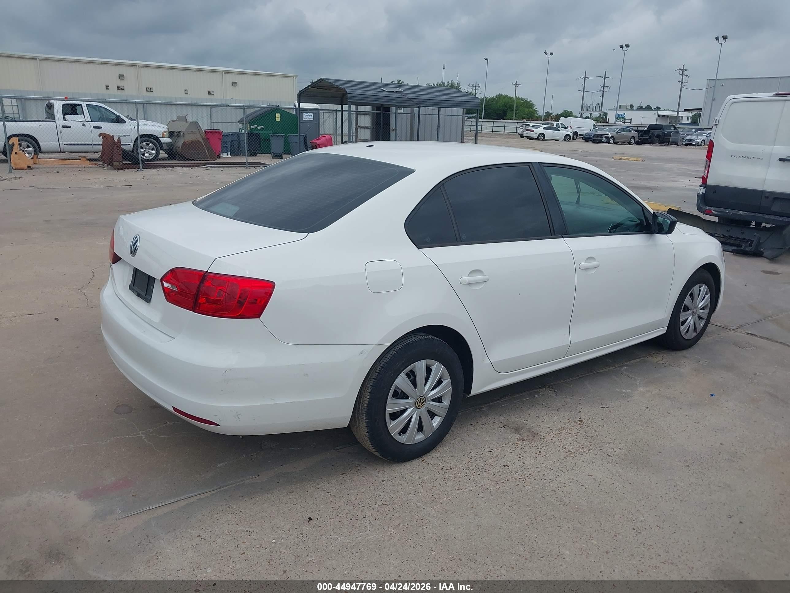 2013 Volkswagen Jetta 2.0l S White vin: 3VW2K7AJ3DM371303
