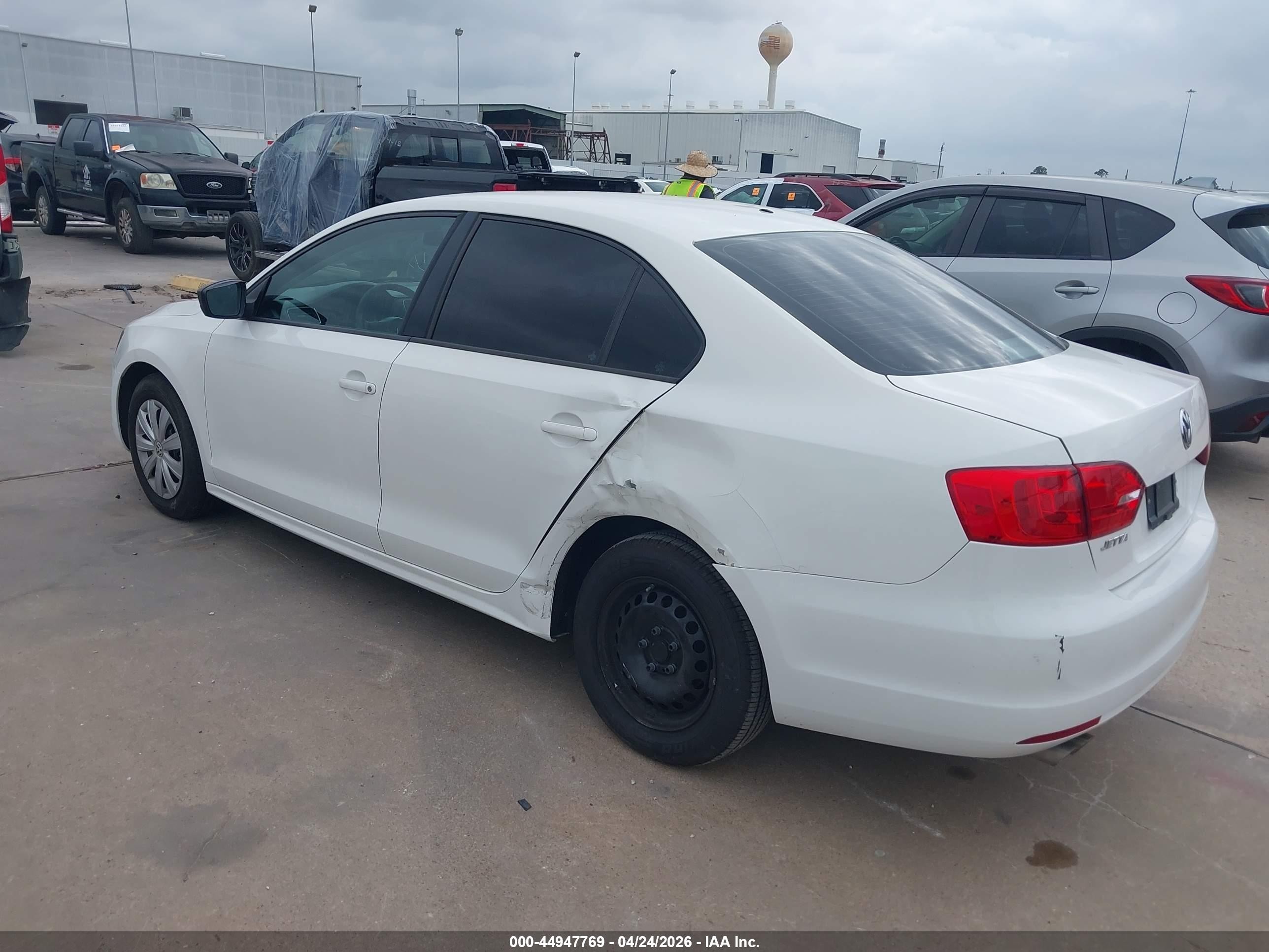 2013 Volkswagen Jetta 2.0l S White vin: 3VW2K7AJ3DM371303