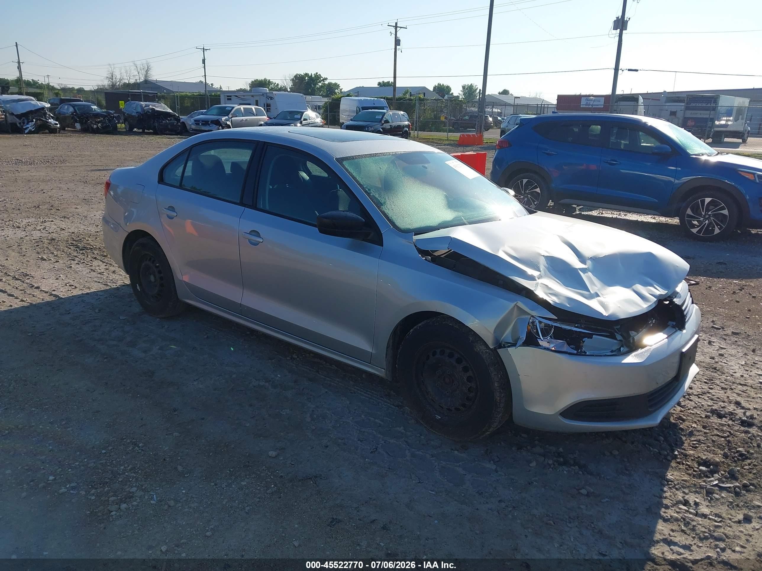 2013 Volkswagen Jetta 2.0l S Silver vin: 3VW2K7AJ3DM404560