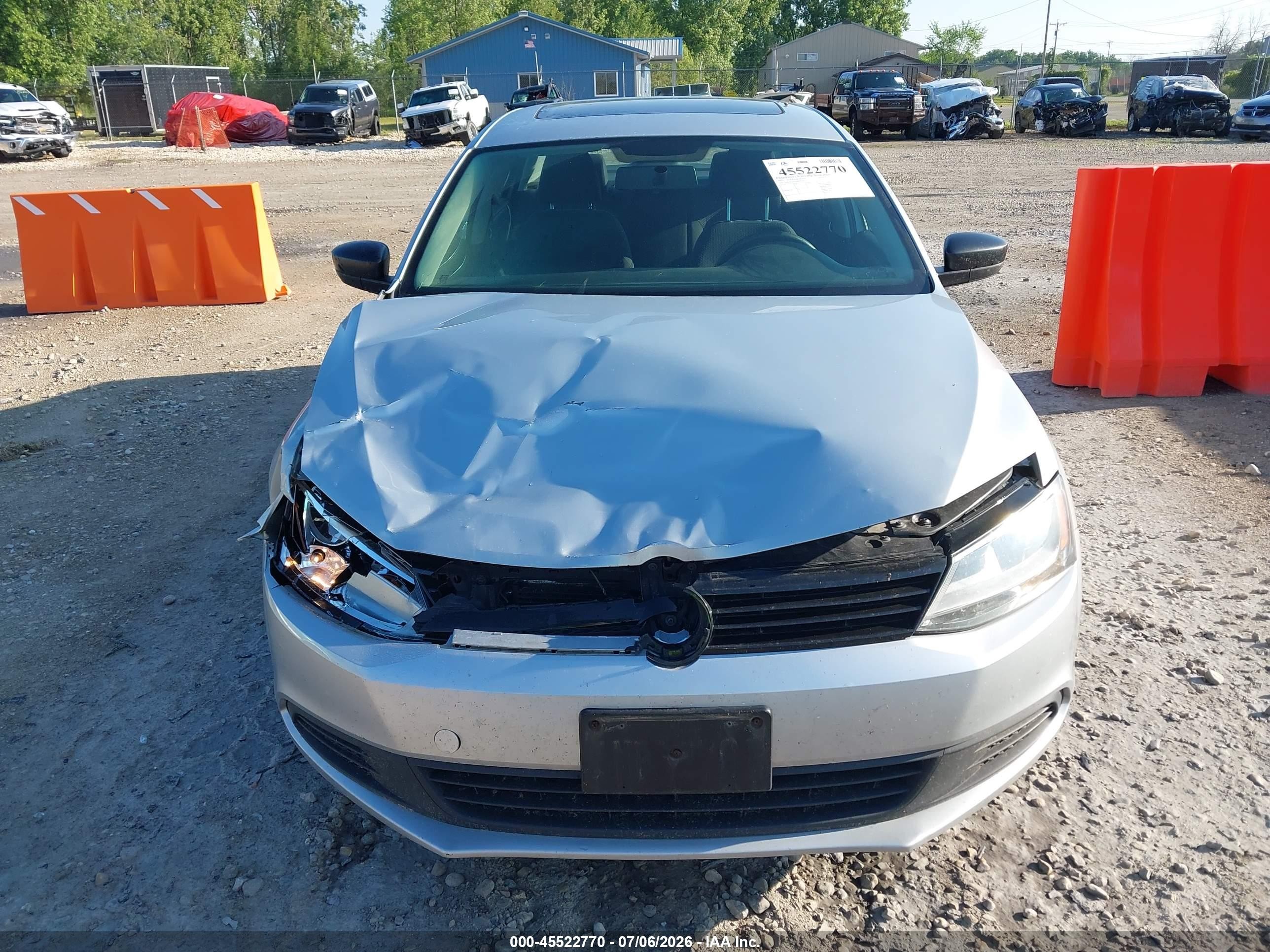 2013 Volkswagen Jetta 2.0l S Silver vin: 3VW2K7AJ3DM404560