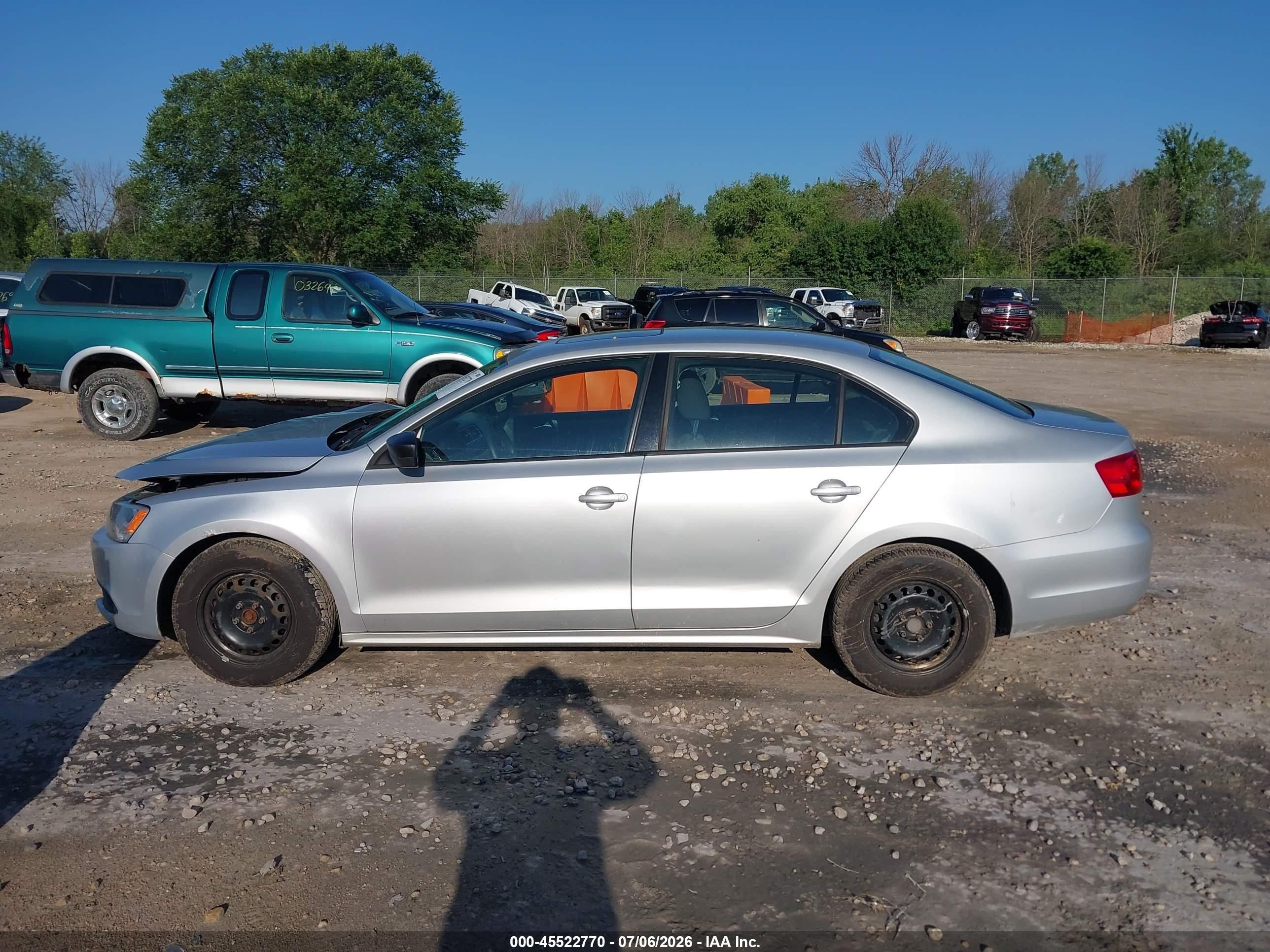2013 Volkswagen Jetta 2.0l S Silver vin: 3VW2K7AJ3DM404560