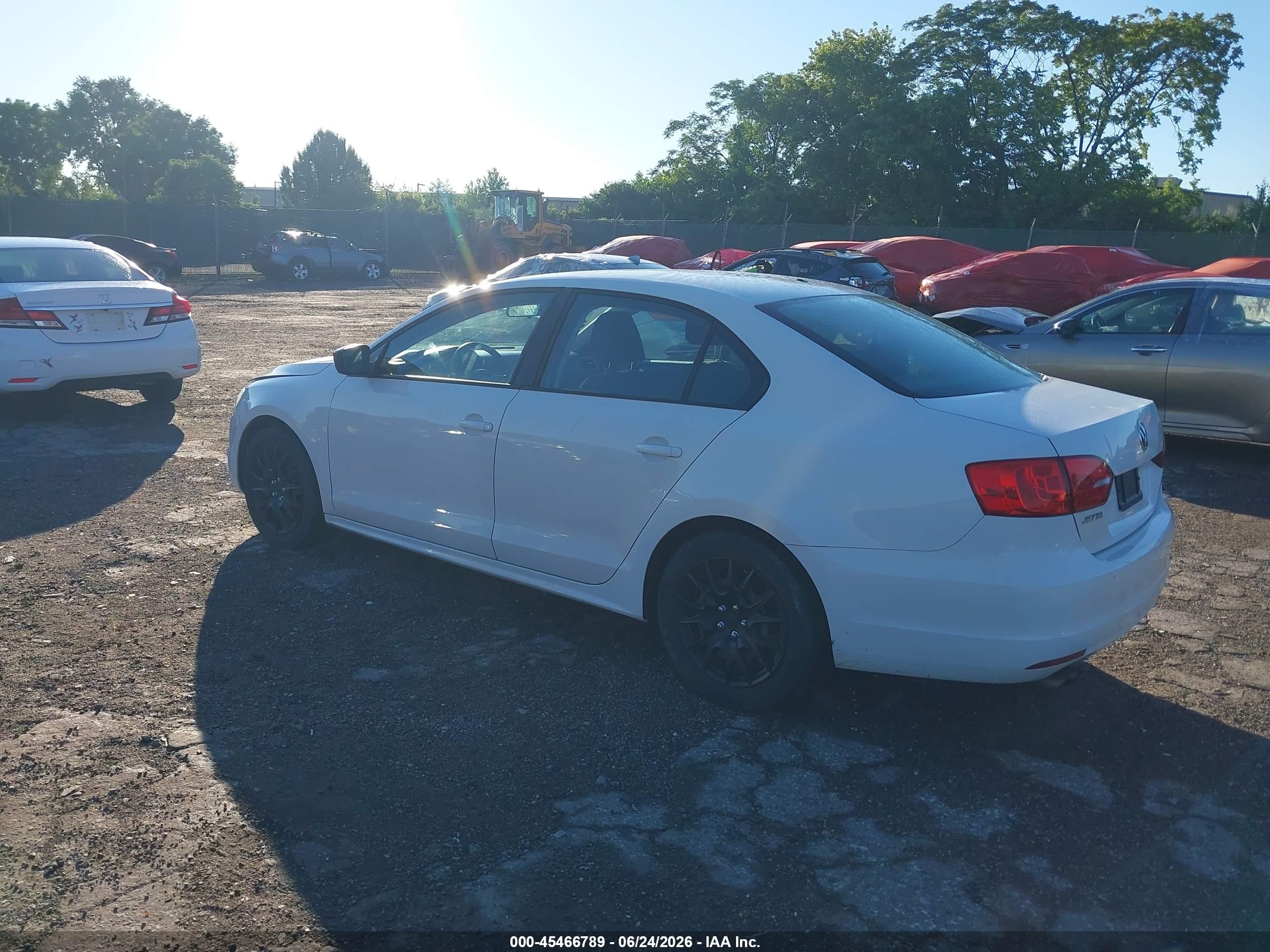 2014 Volkswagen Jetta 2.0l S White vin: 3VW2K7AJ3EM234010