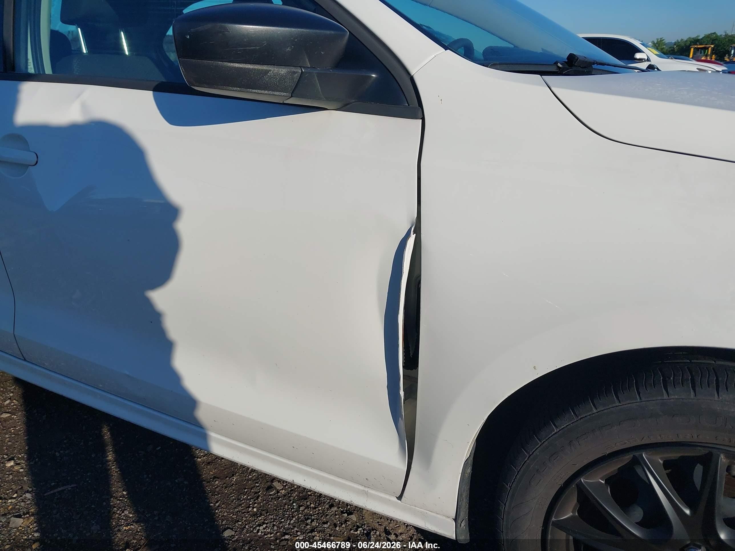 2014 Volkswagen Jetta 2.0l S White vin: 3VW2K7AJ3EM234010