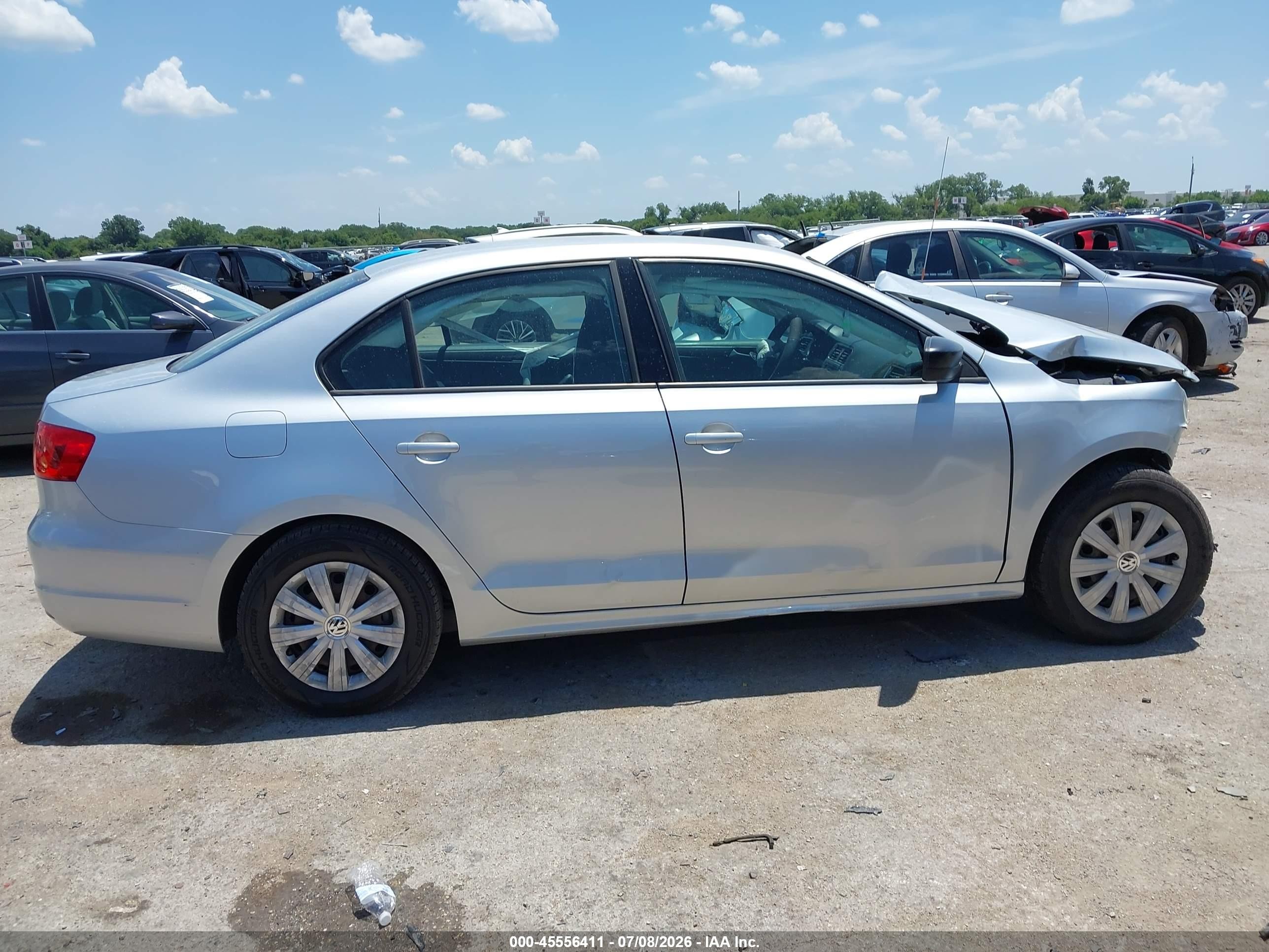 2014 Volkswagen Jetta 2.0l S Silver vin: 3VW2K7AJ3EM257500