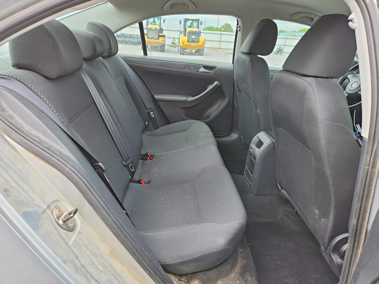 2014 Volkswagen Jetta Base Серебряный vin: 3VW2K7AJ3EM276953