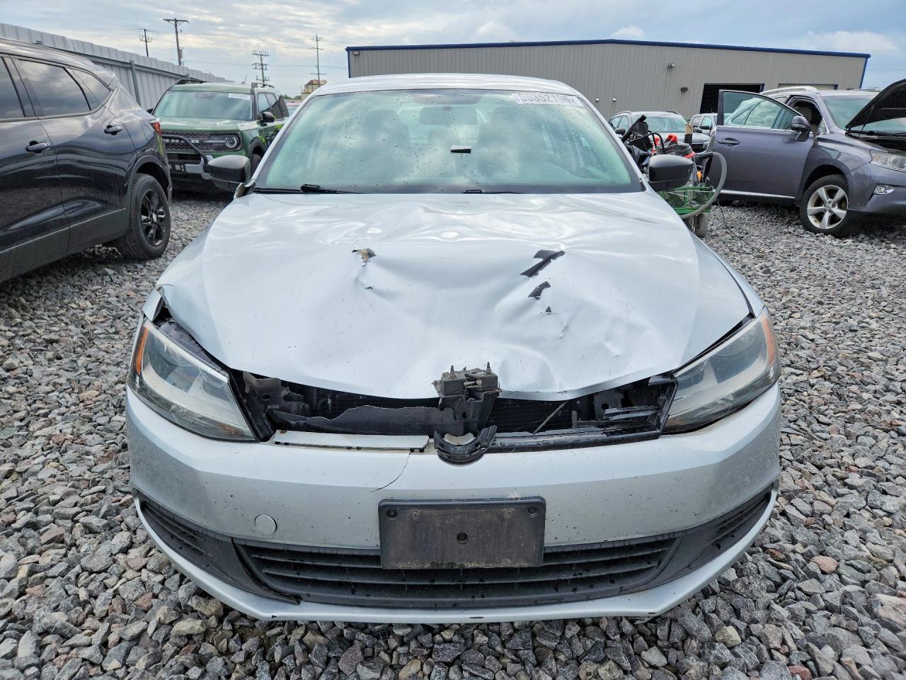 2014 Volkswagen Jetta Base Серебряный vin: 3VW2K7AJ3EM276953